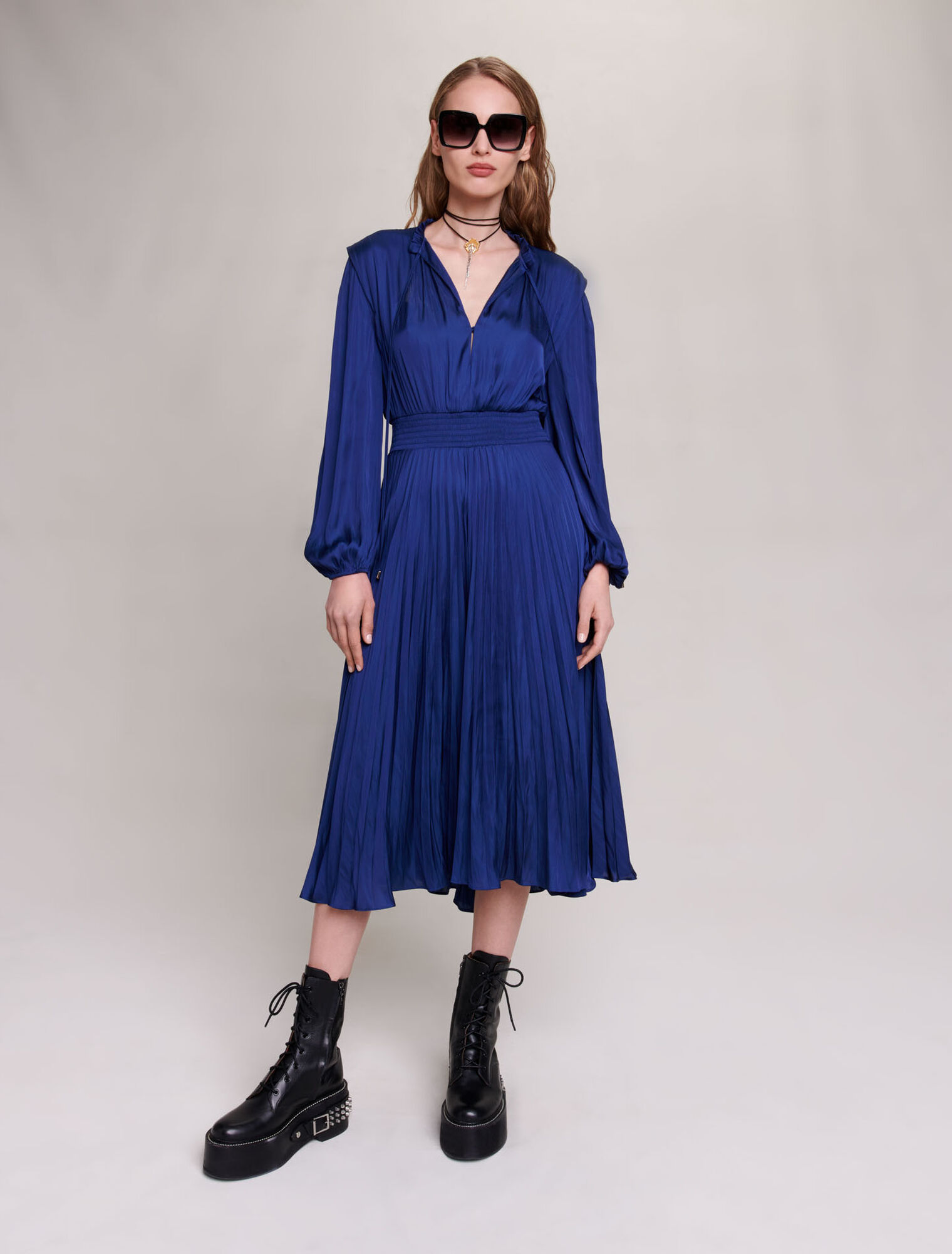 Pleated and satiny midi dress