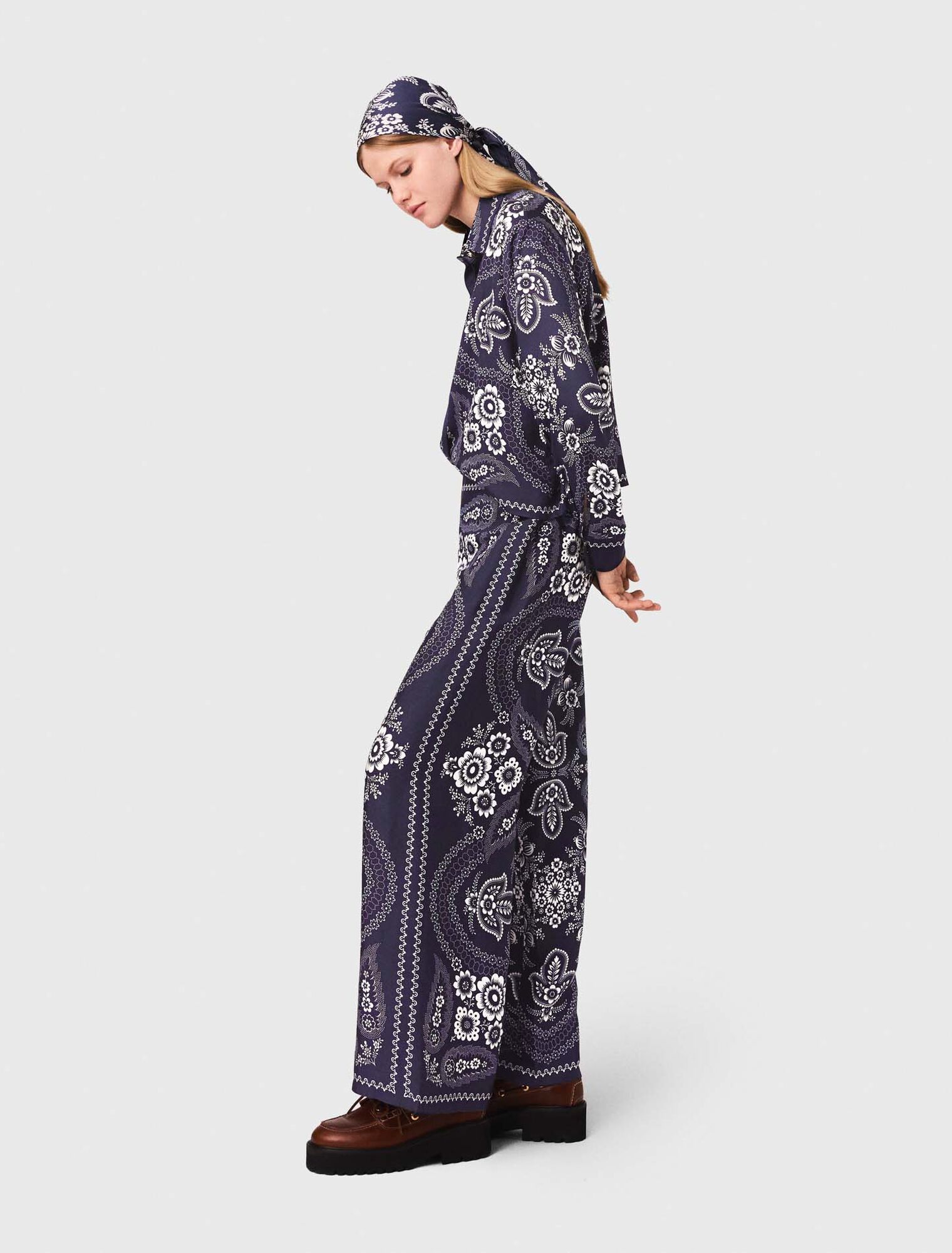 Flowing bandana print pants