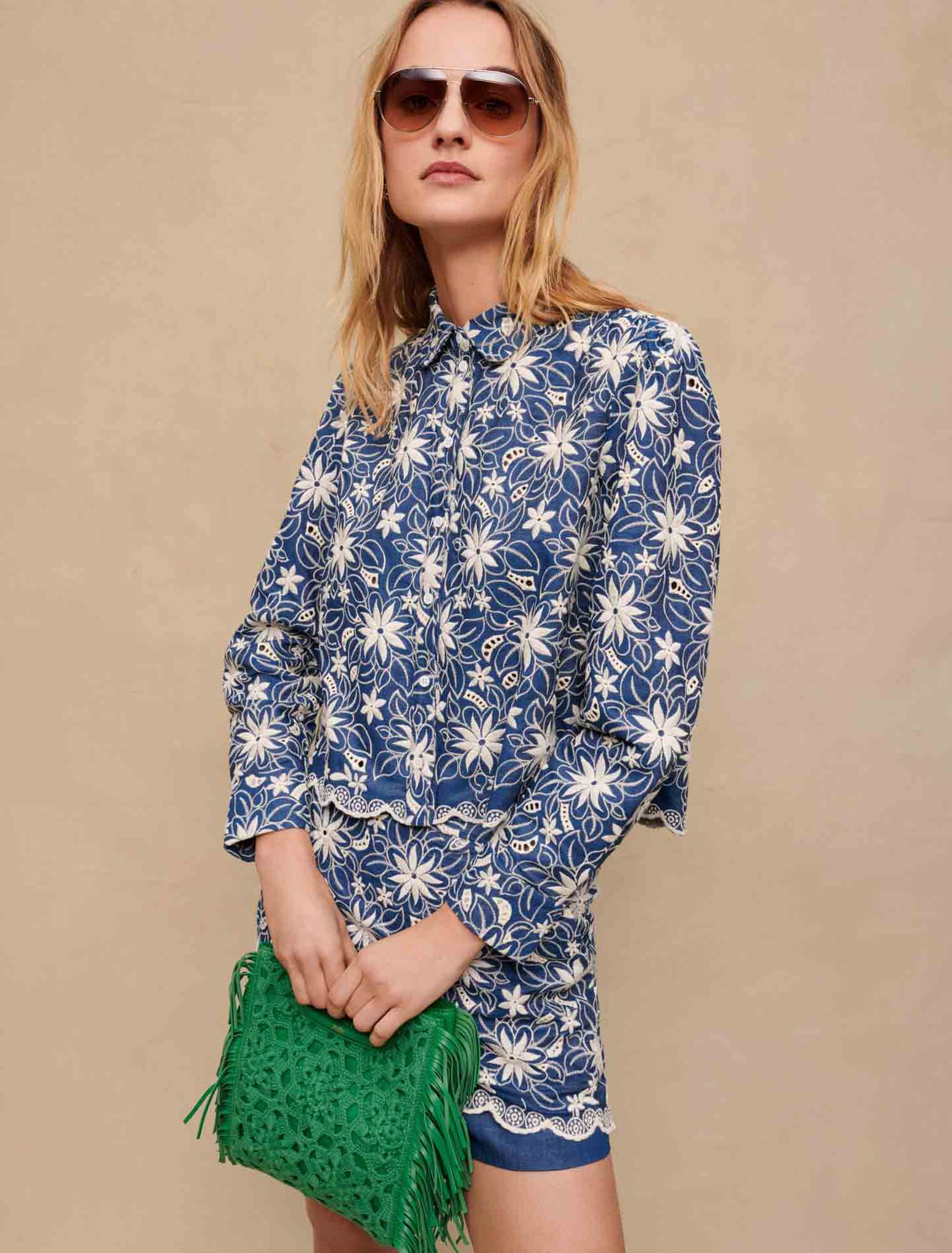 Veste courte à broderies fleuries