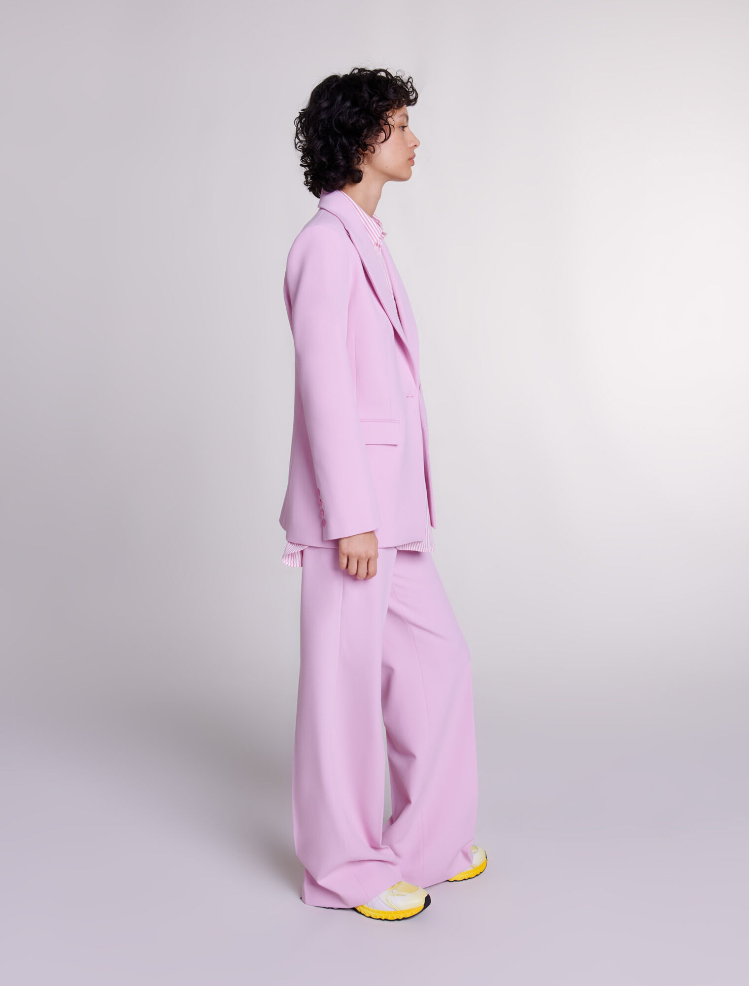 Fitted suit jacket