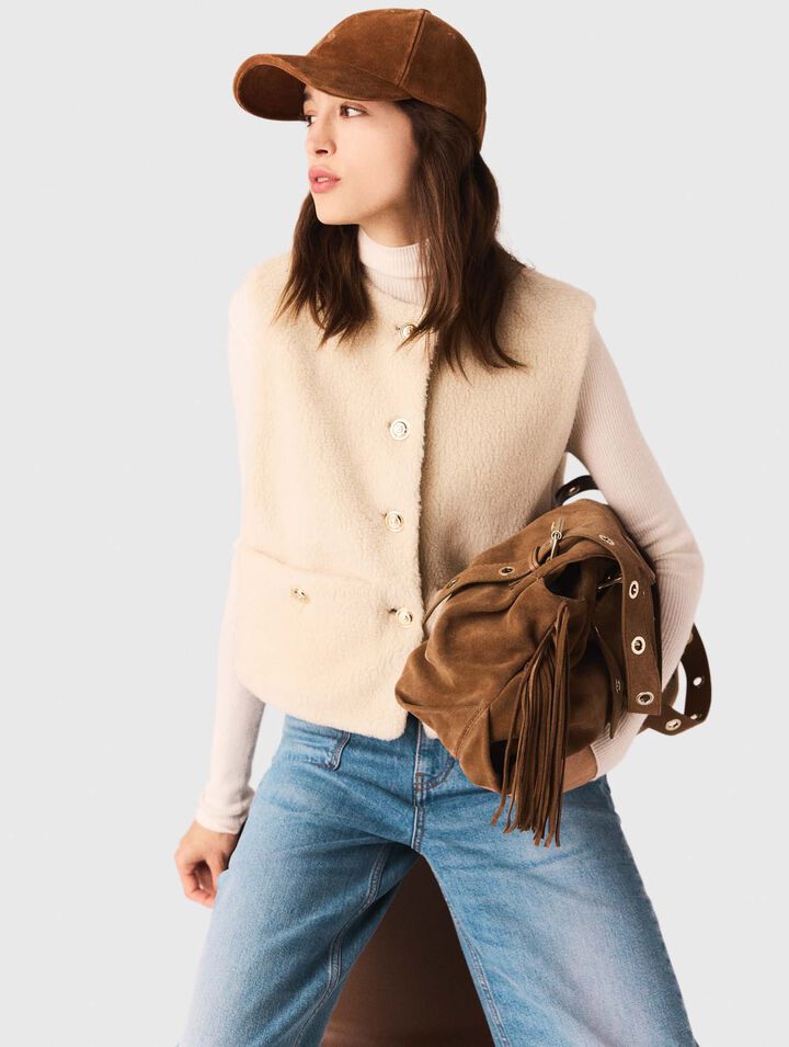 Short sleeveless puffer jacket