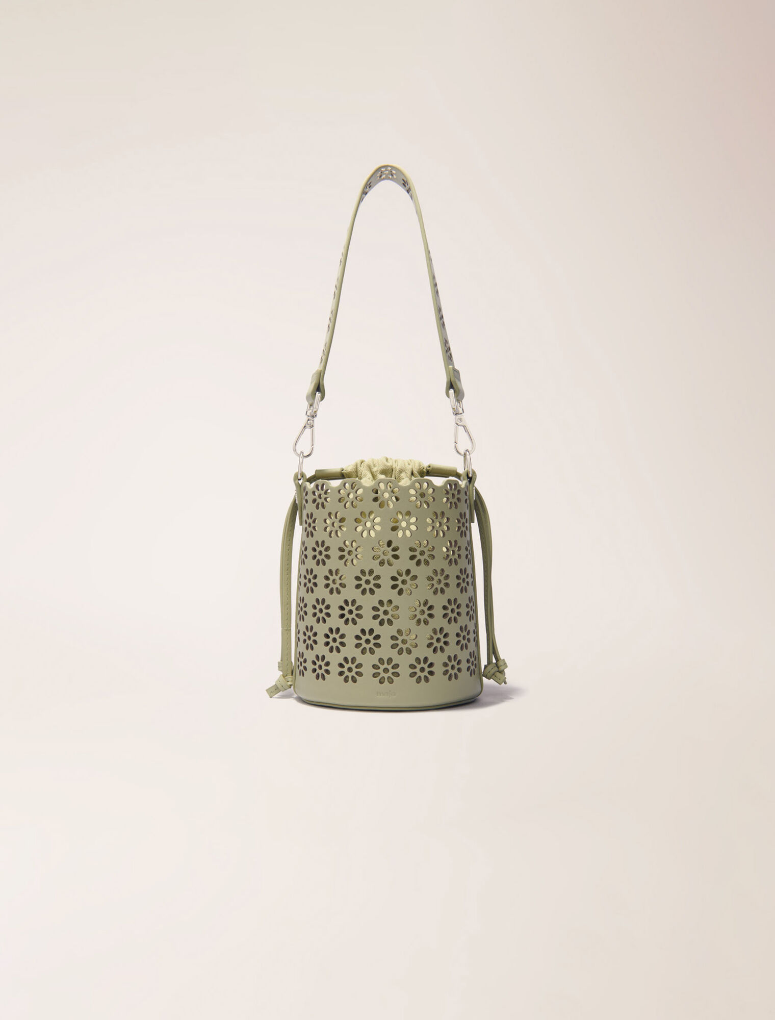 Sac seau en cuir perforé