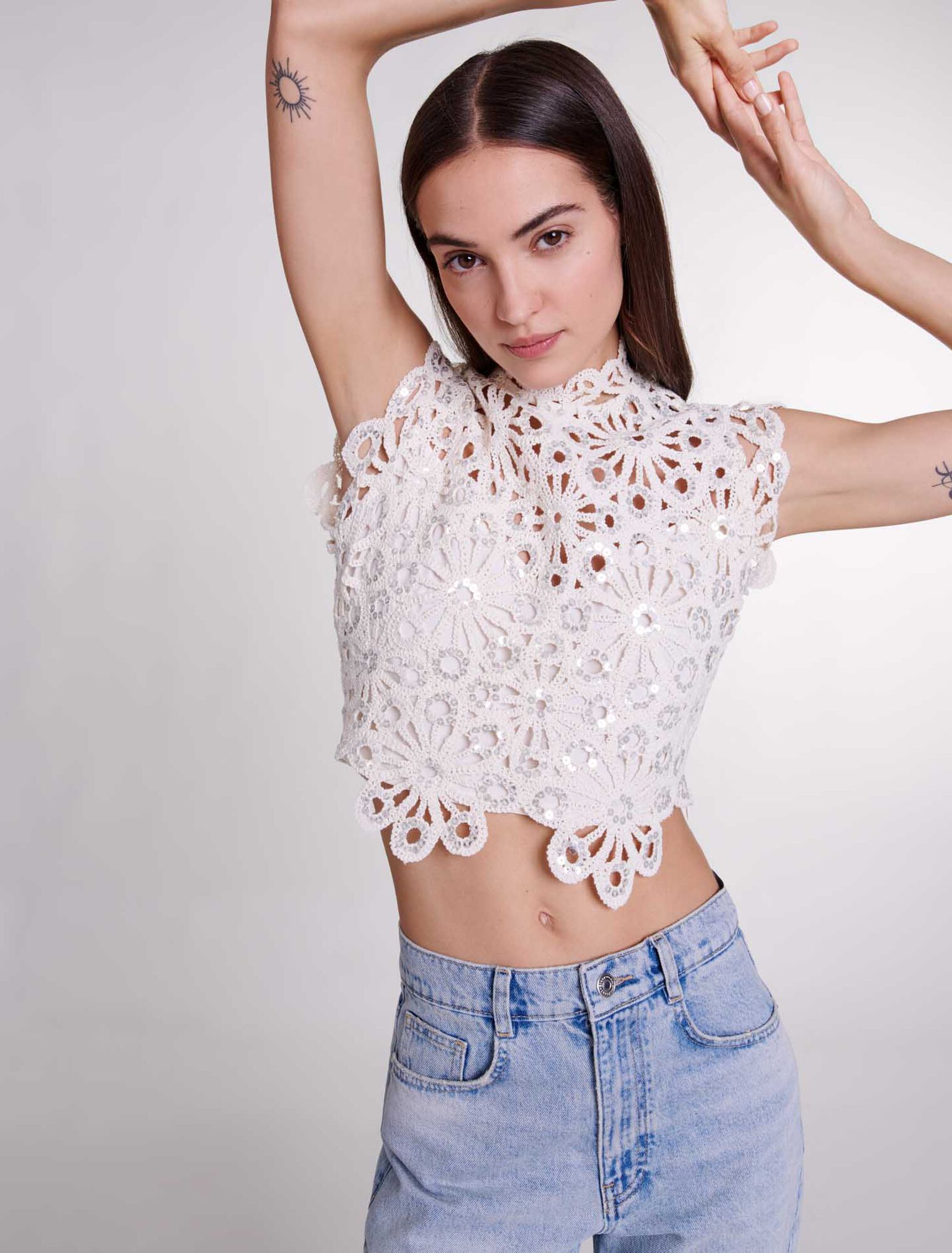 Top en crochet et sequins