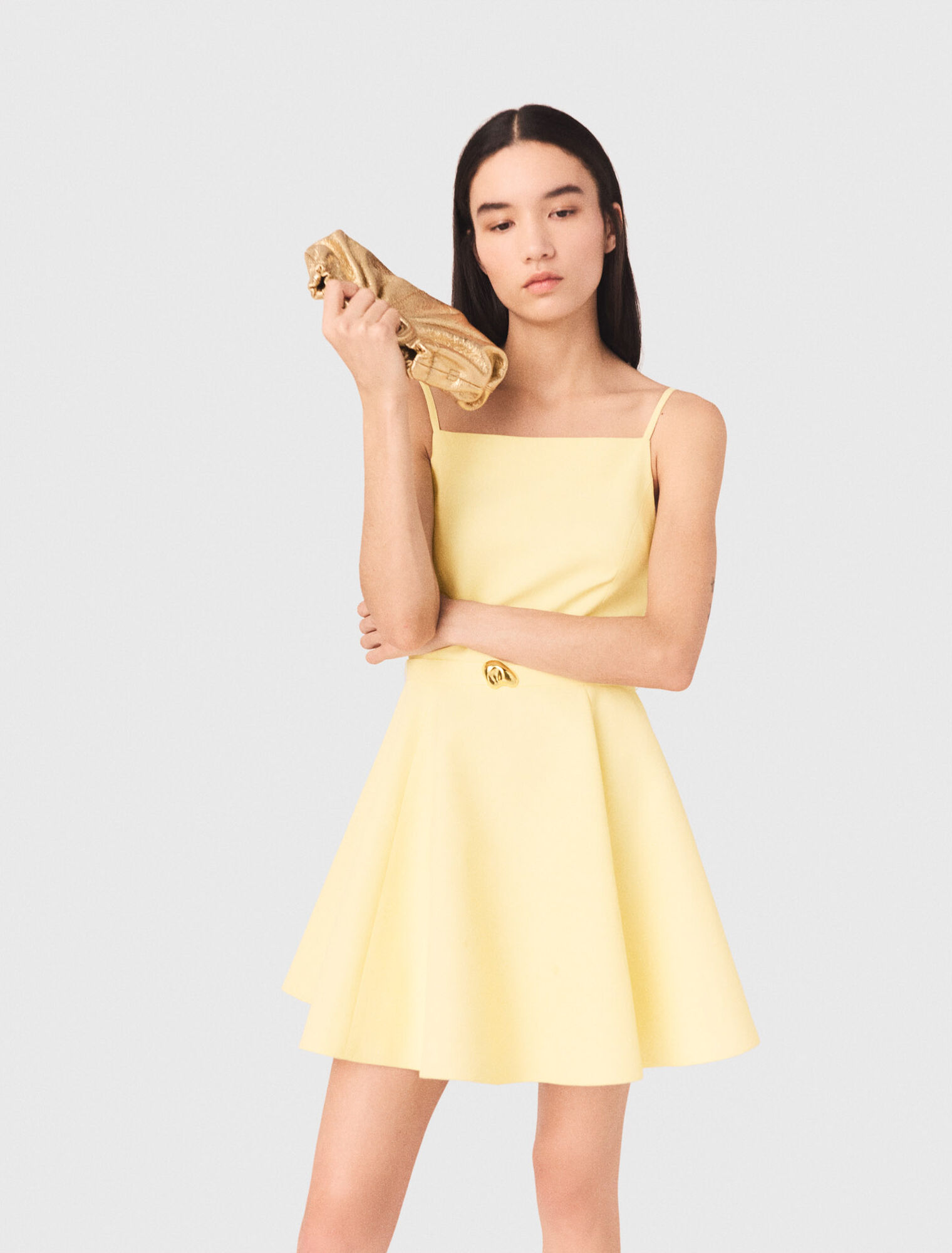 Robe &eacute;vas&eacute;e &agrave; bretelles