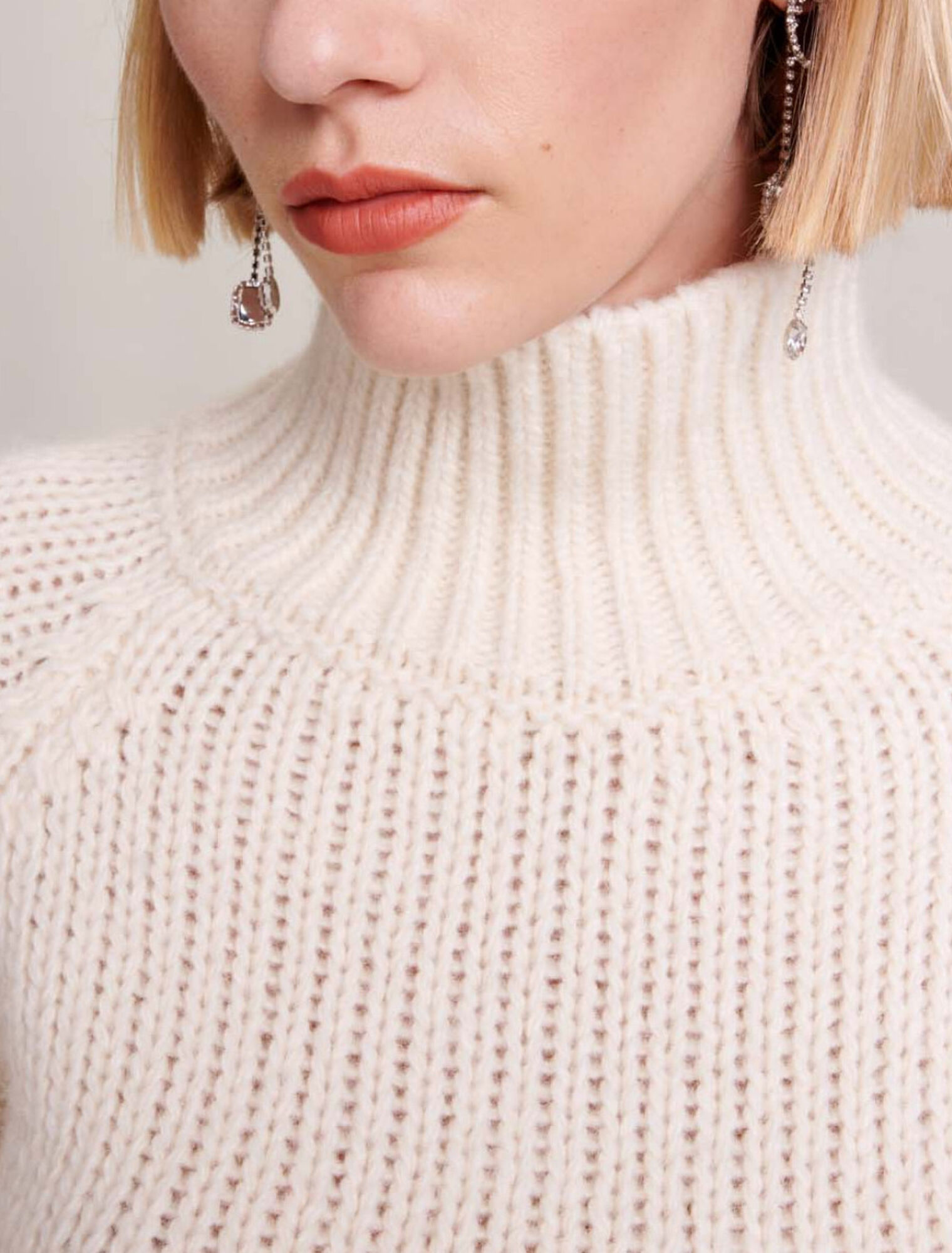 Pull court en maille dos lacé