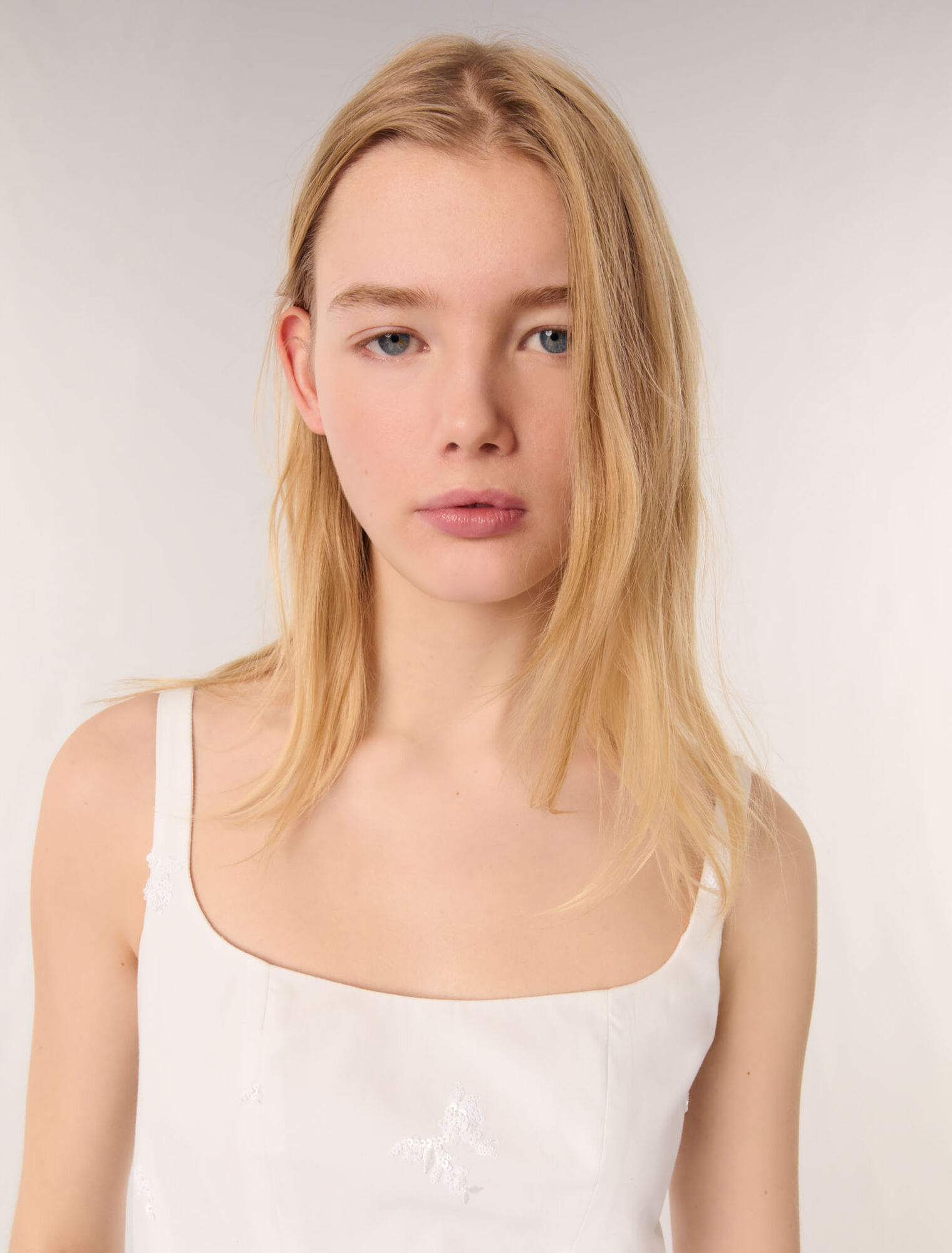 Robe midi en coton brodée