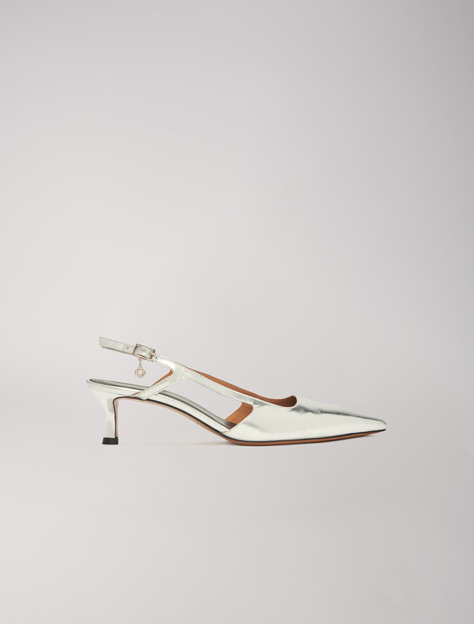 Escarpins à brides en cuir argenté