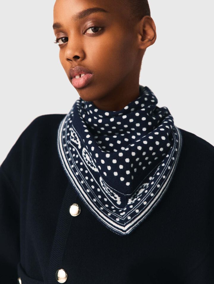 Reversible wool and cashmere scarf