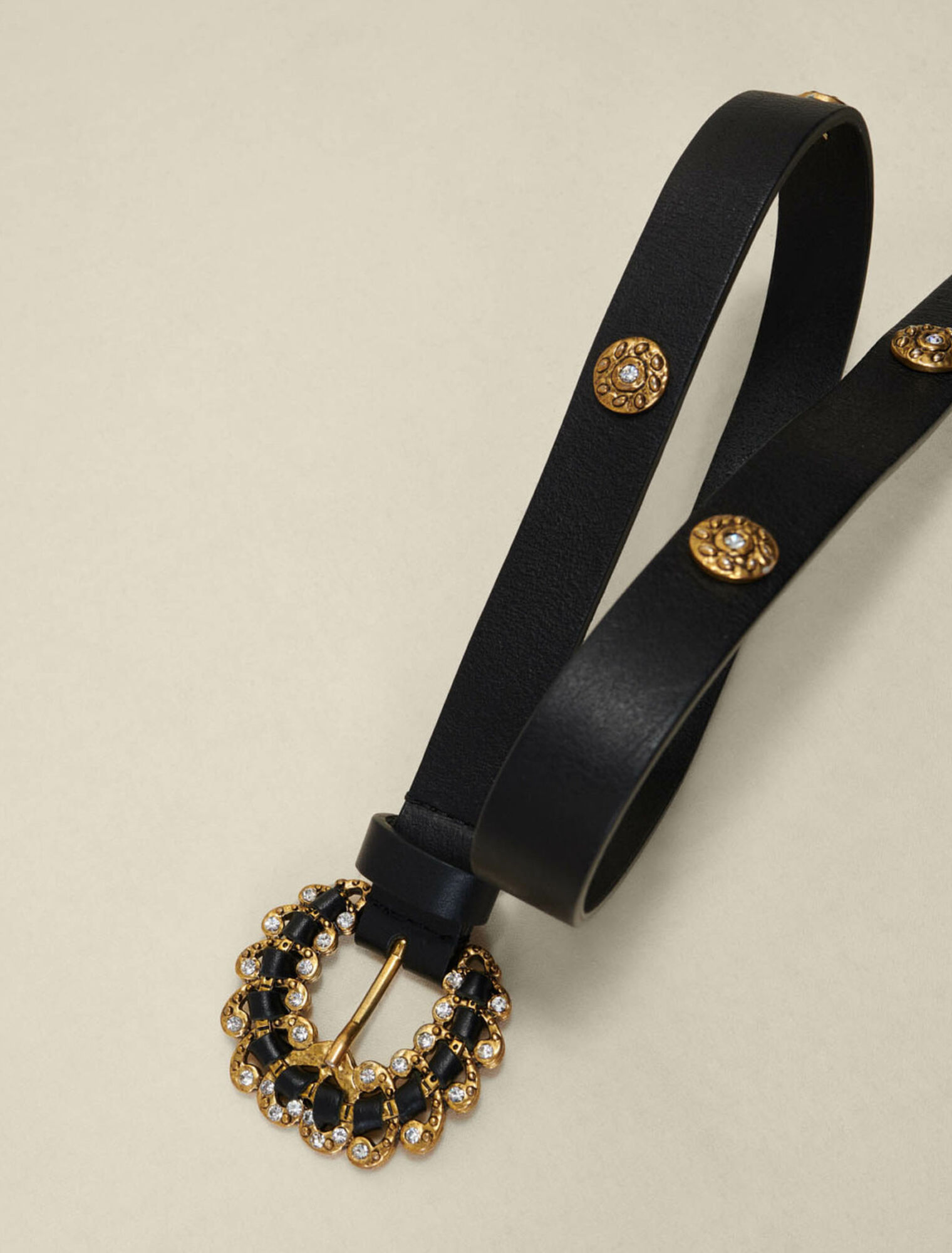 Ceinture en cuir ornée de strass