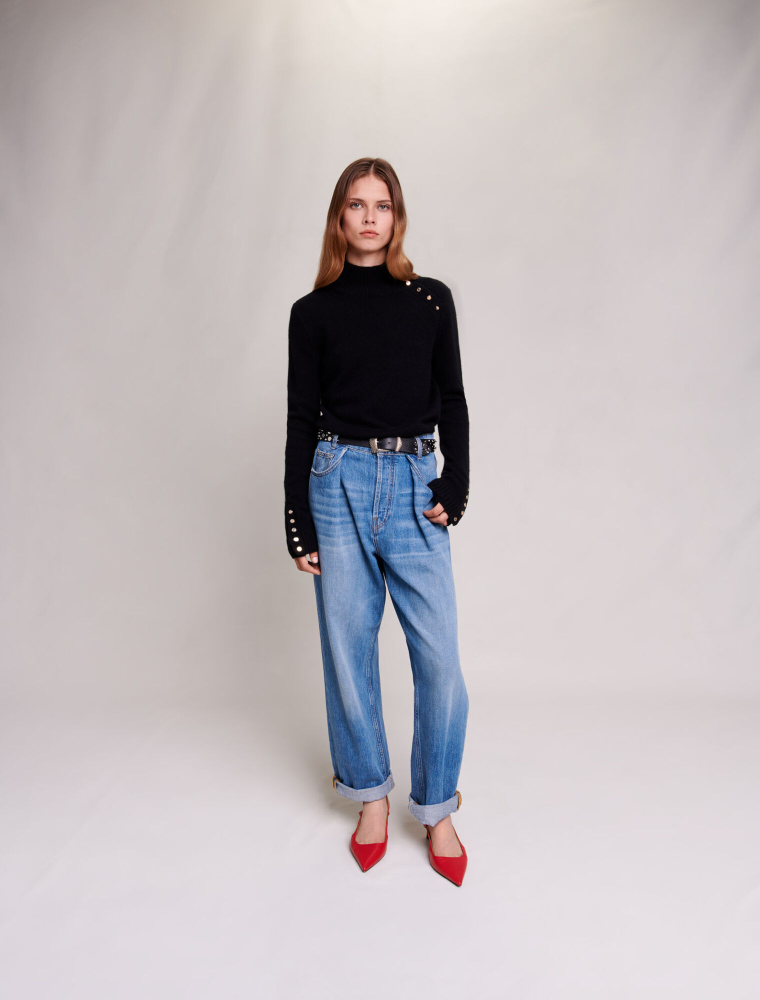 Cashmere sweater with gold snap buttons