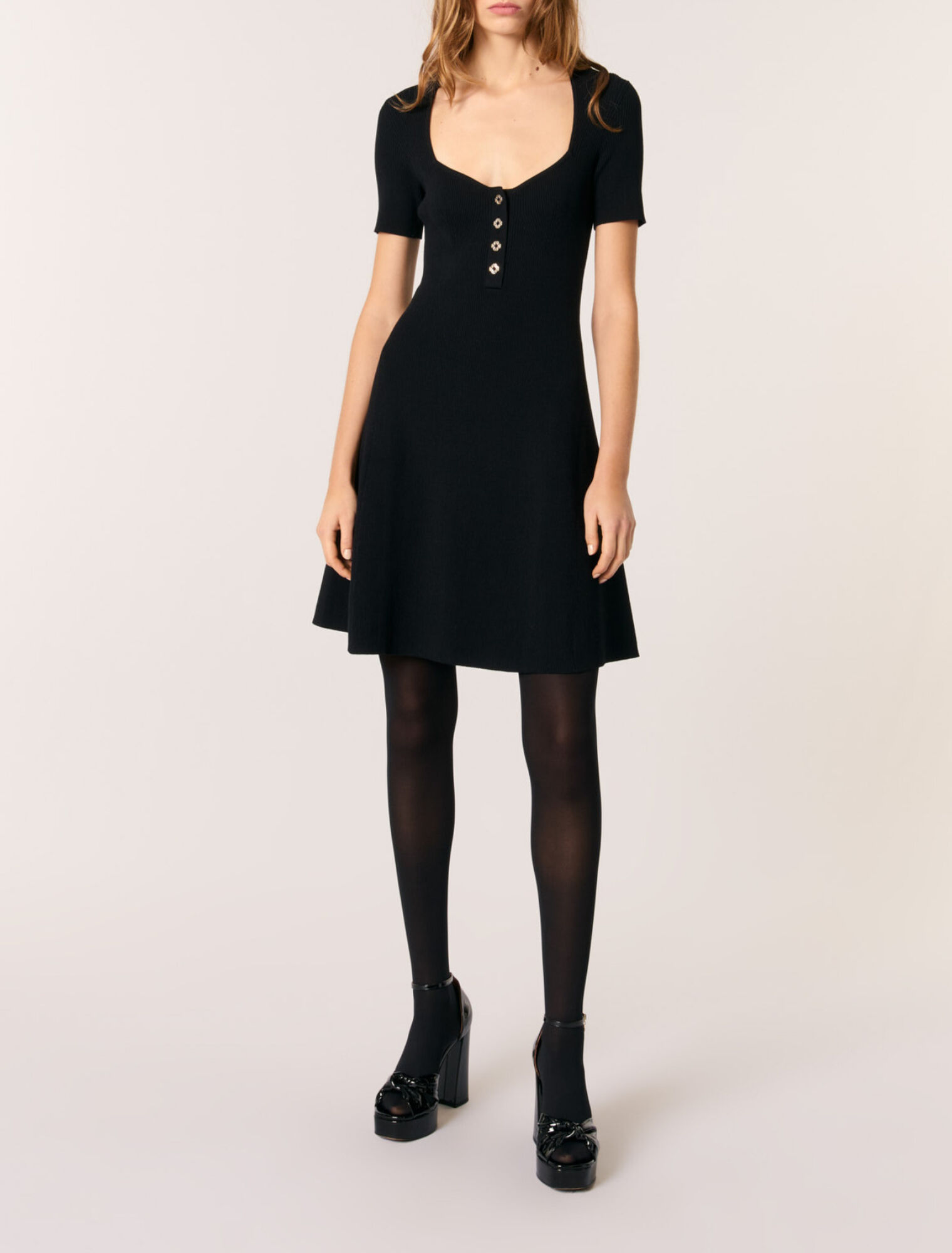 Robe courte en maille c&ocirc;tel&eacute;e