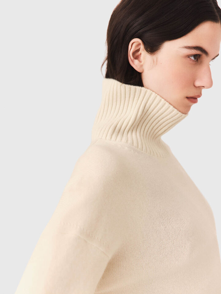 High-neck cashmere jumper