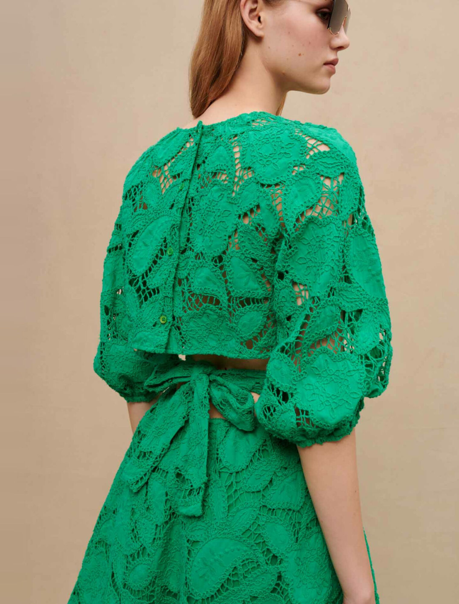 Robe courte en coton brodé