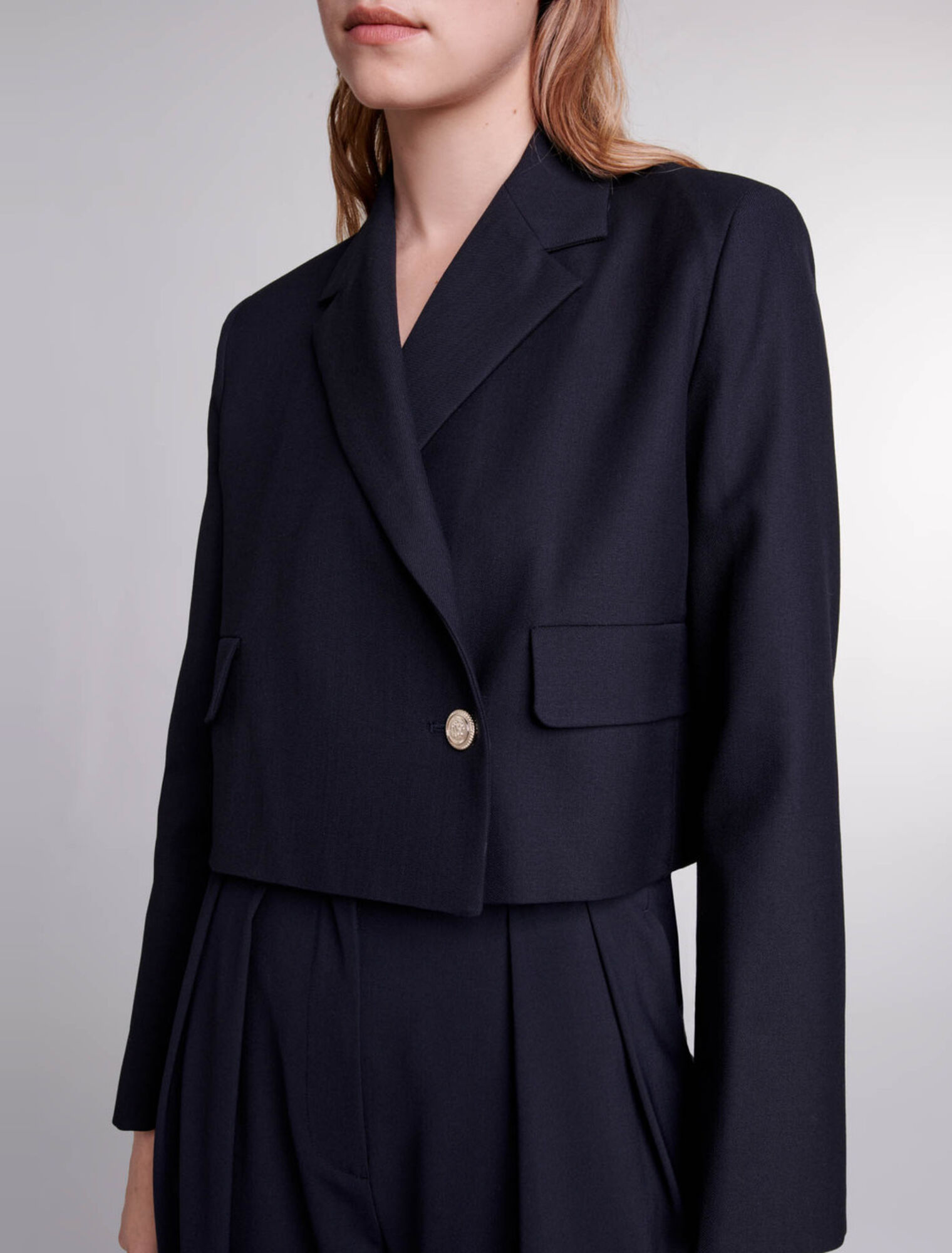 Short straight-fit jacket