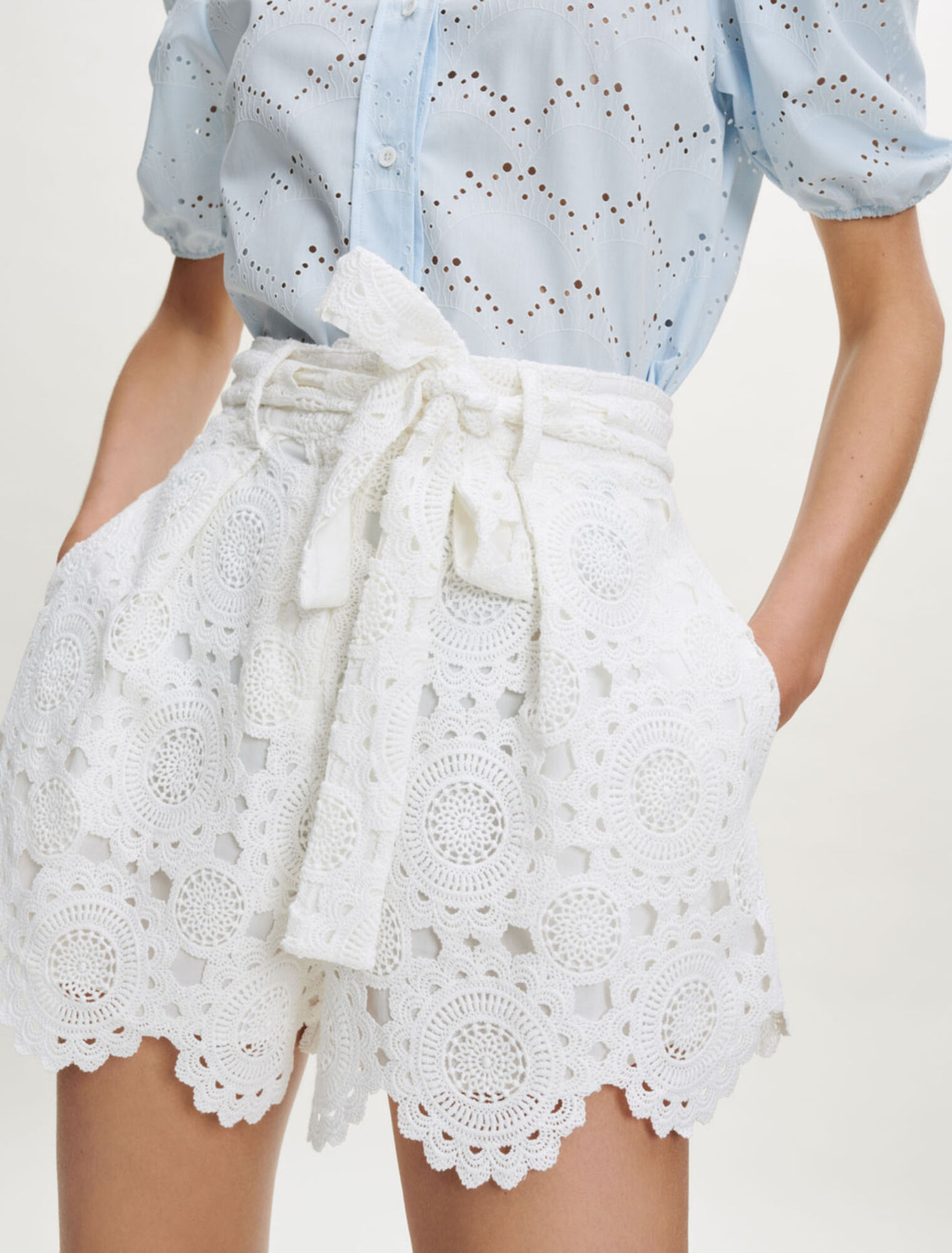 Short en guipure