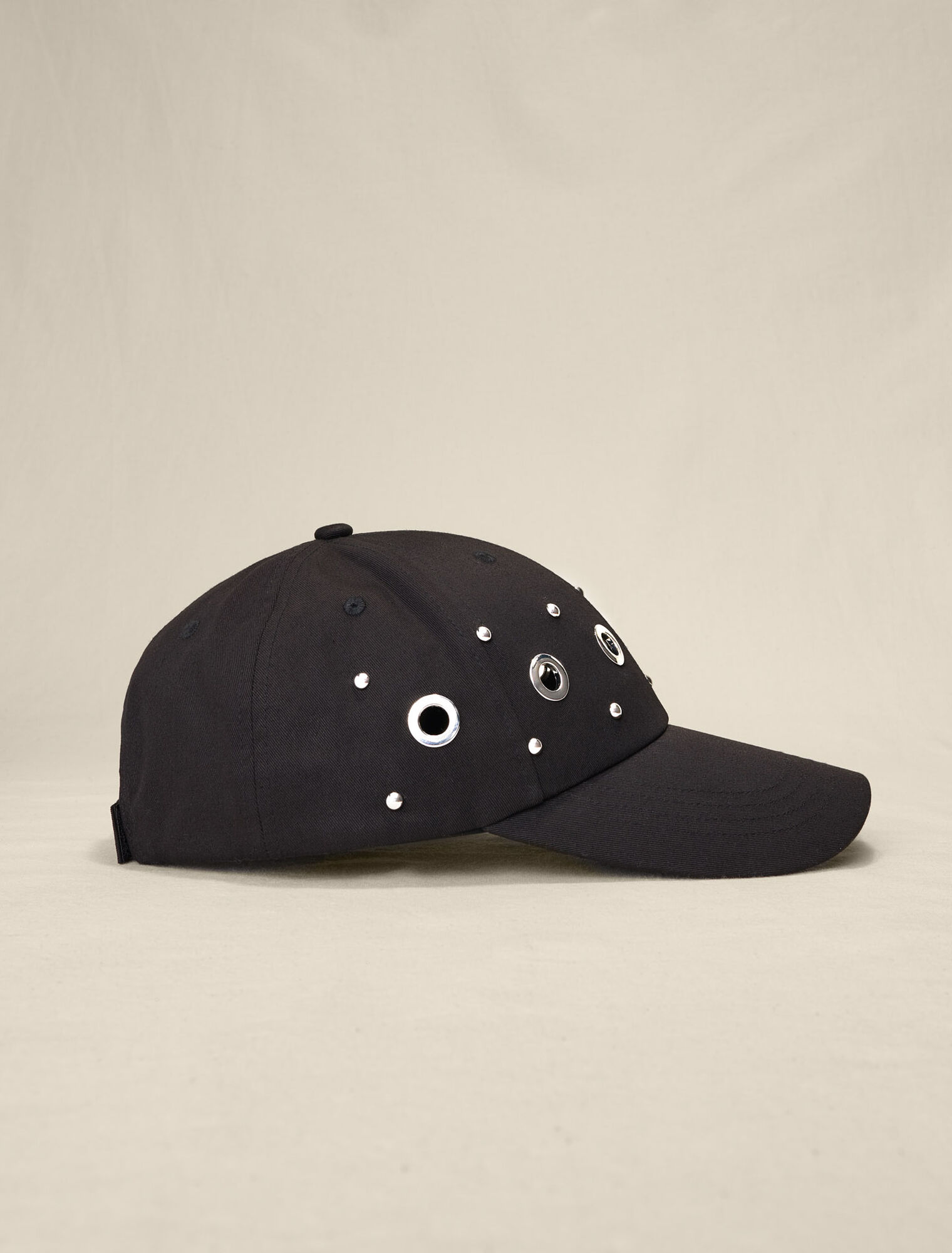 Casquette à rivets