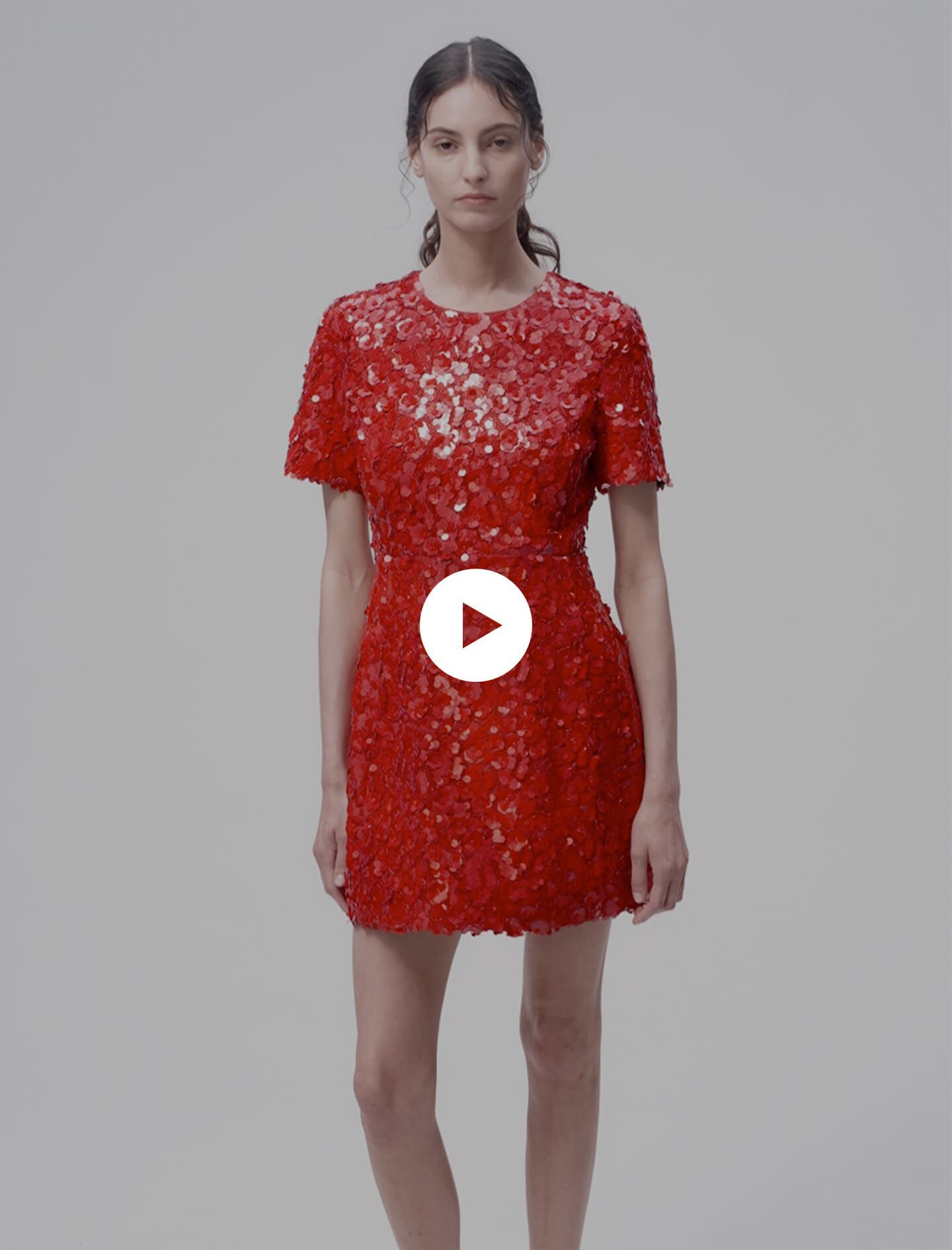 Robe courte a sequins fleurs