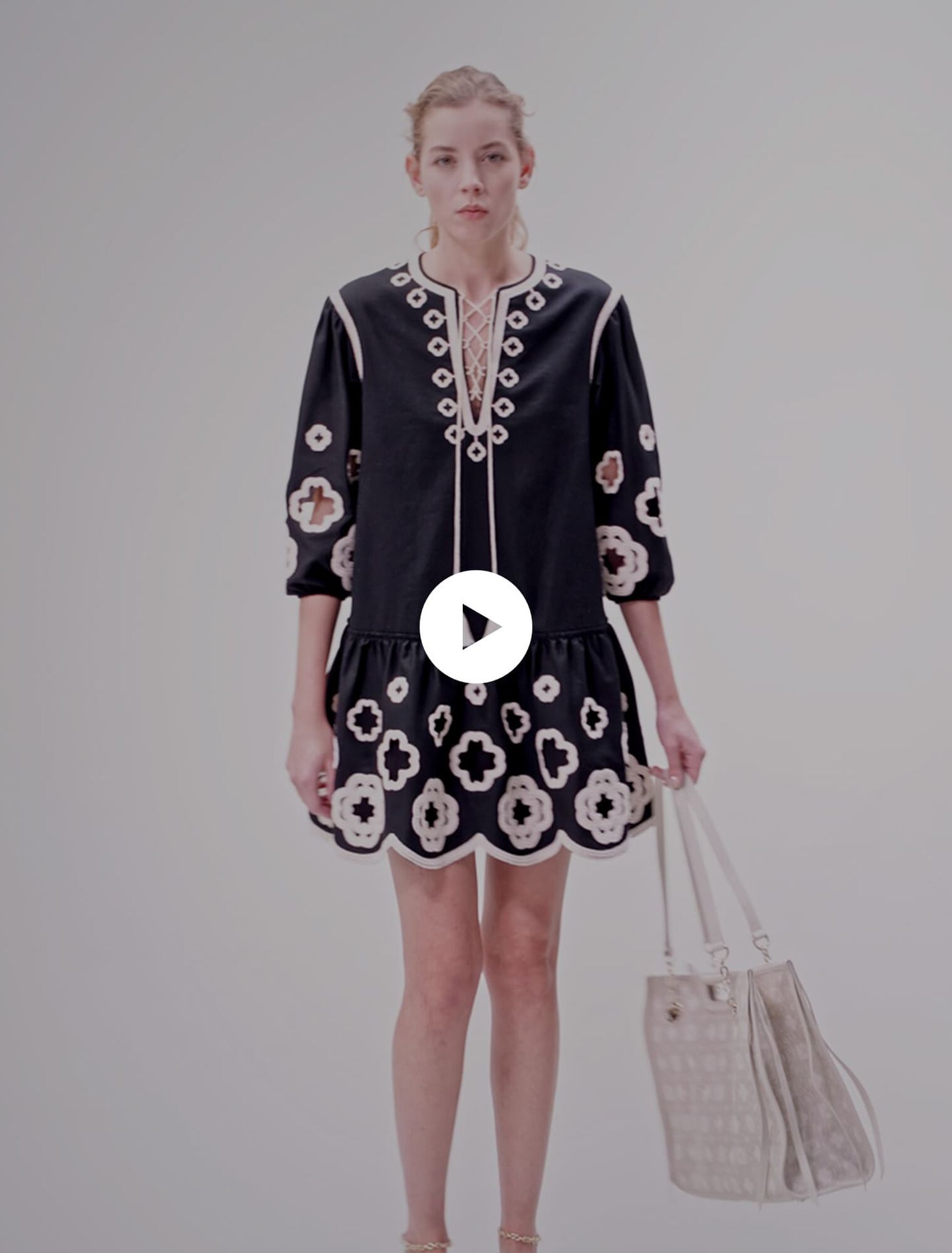 Robe tunique courte brodée