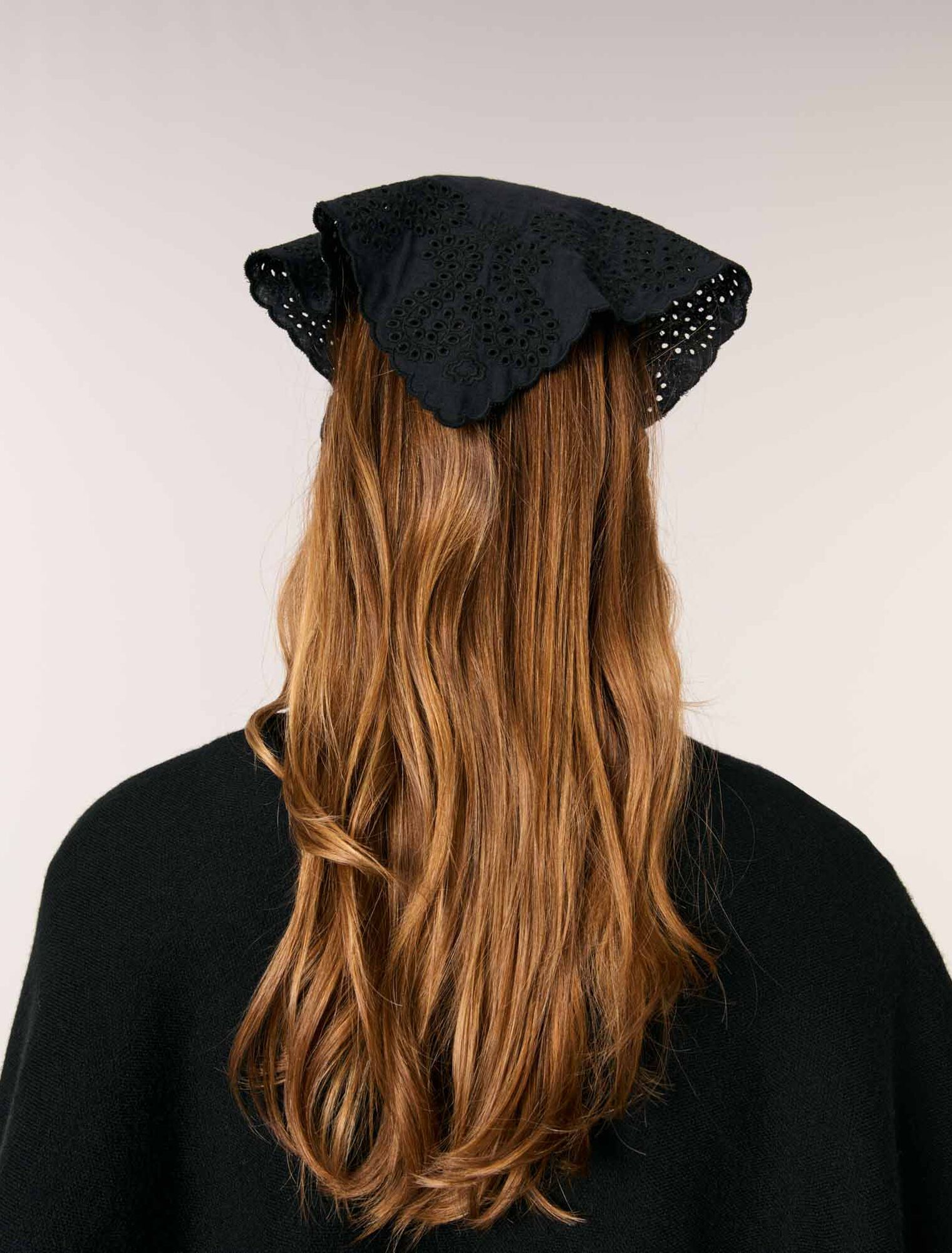 Triangle scarf
