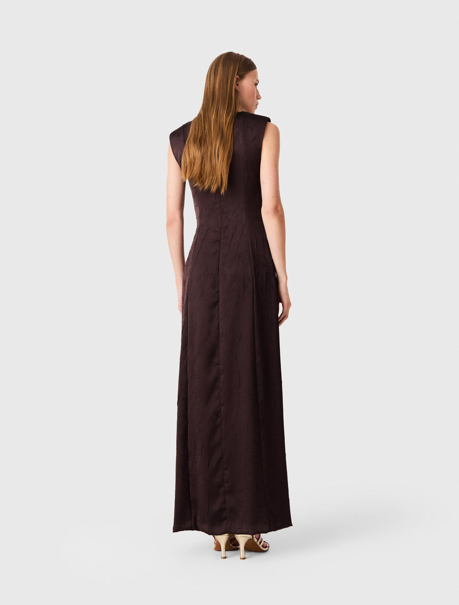 Robe longue effet satin drap&eacute;e