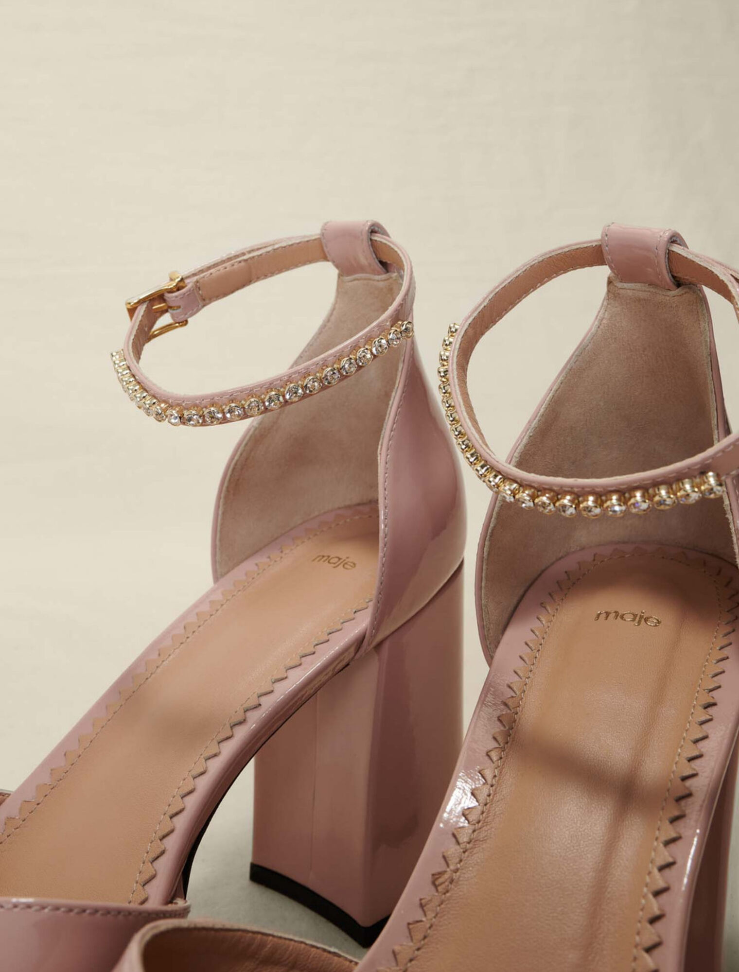 Sandales à talon en cuir vernis
