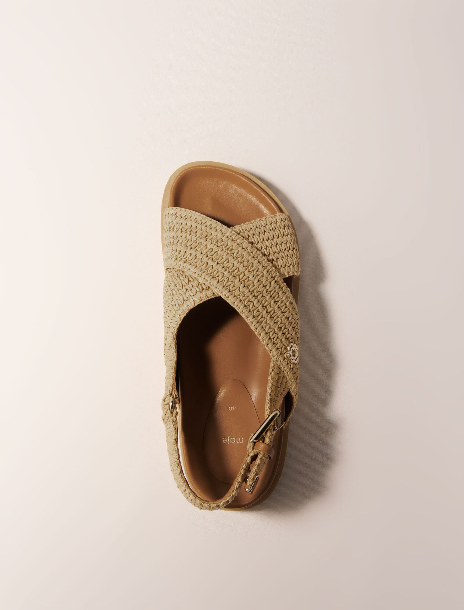 Sandales plates effet raphia