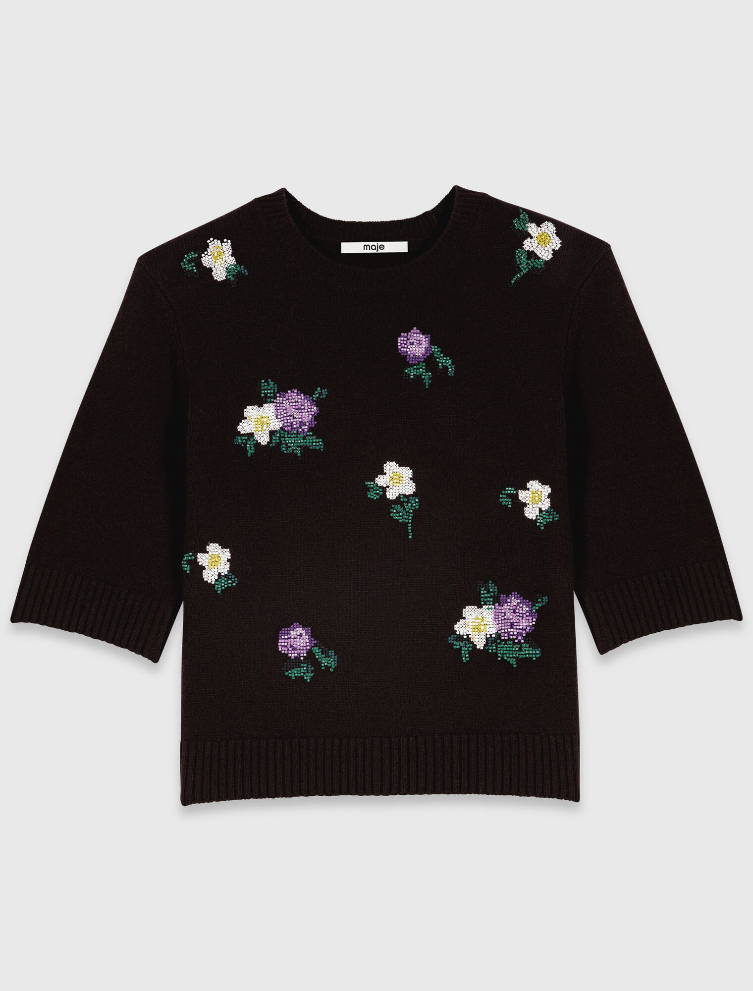 Pull &agrave; broderies florales