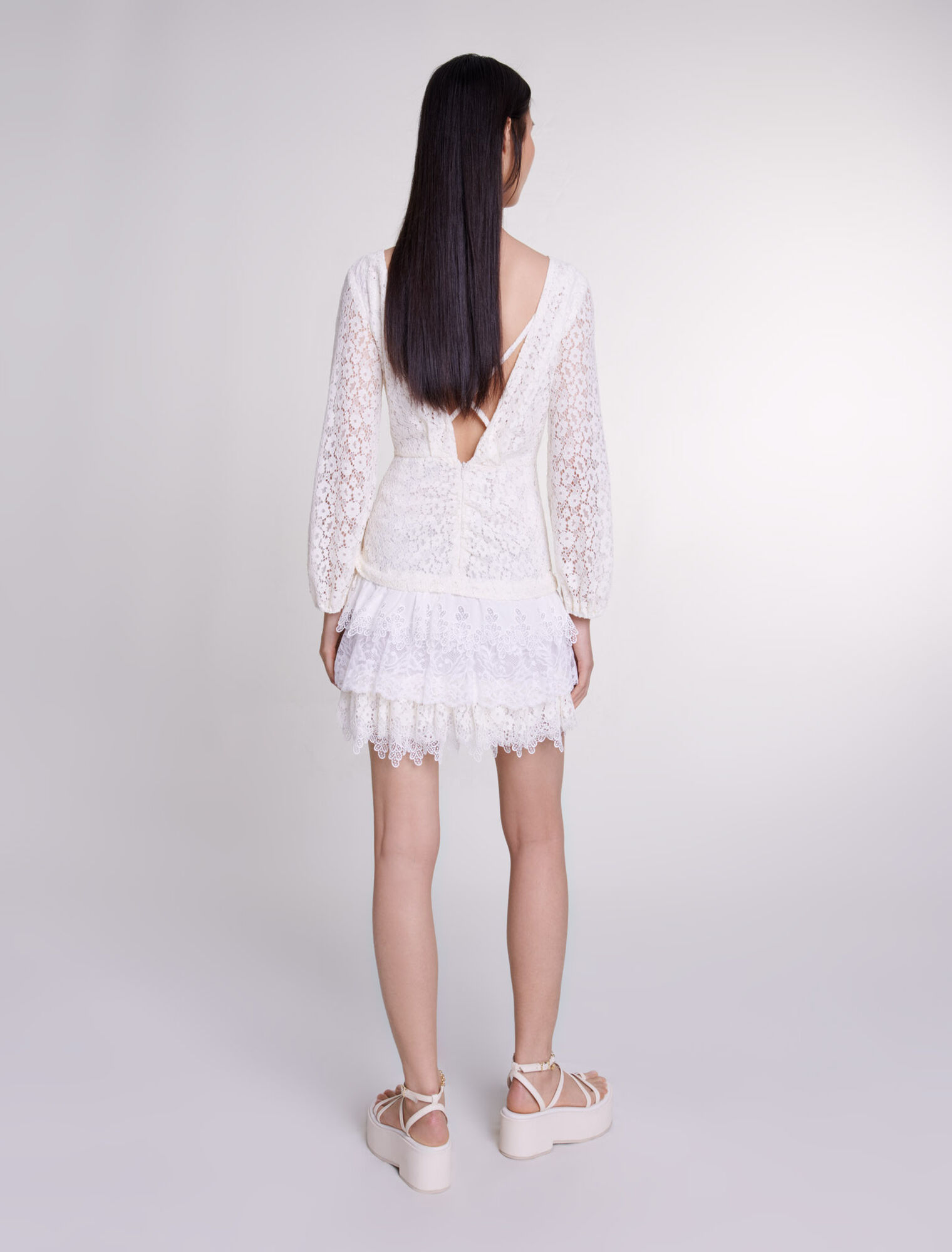 Robe drapée en dentelle