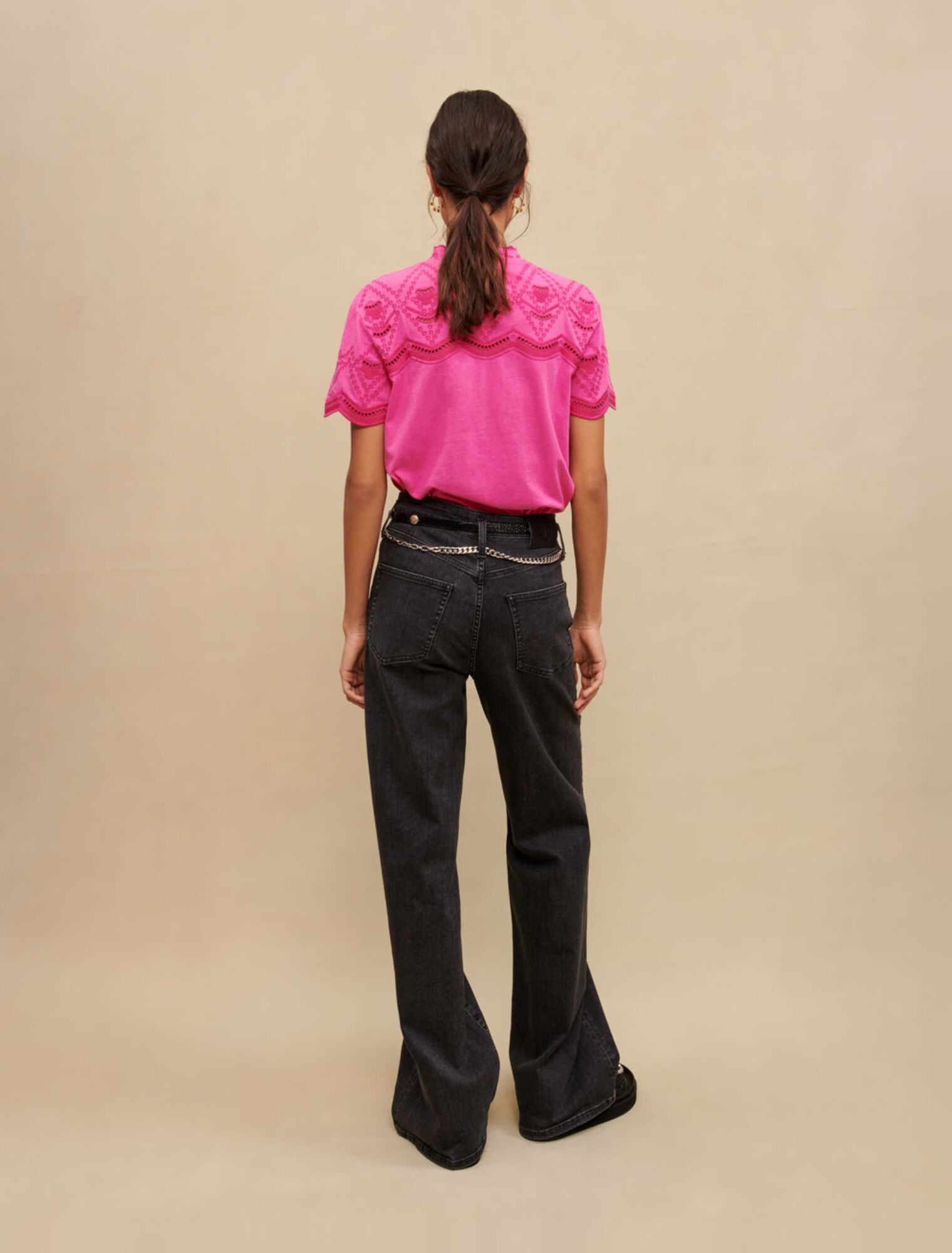Tee-shirt orné de broderies