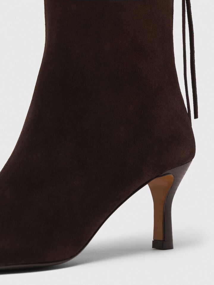 Zipped suede ankle boots