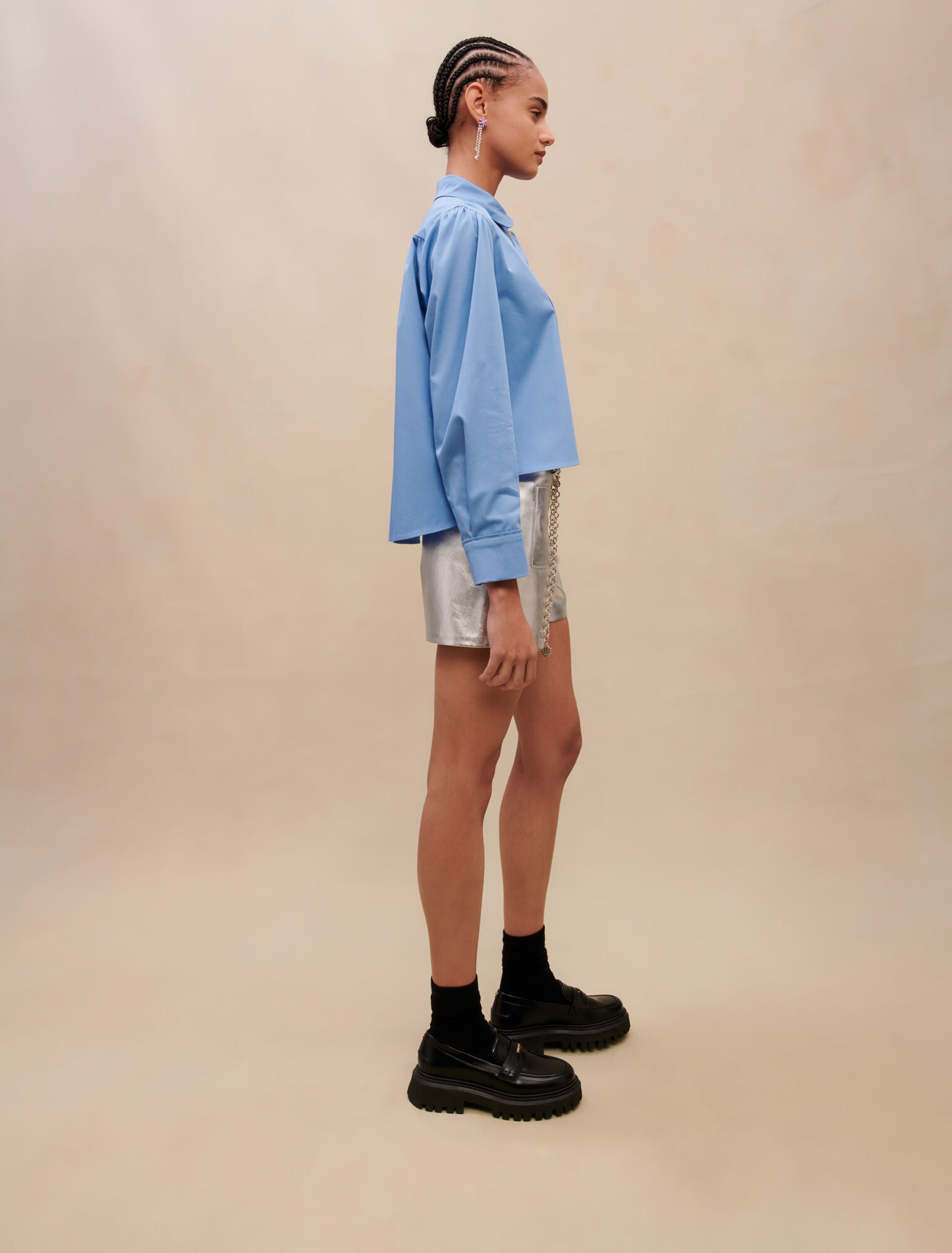 Chemise bleue courte