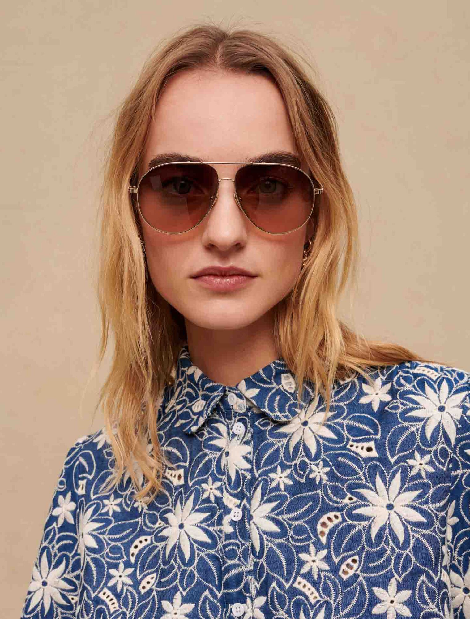 Veste courte à broderies fleuries