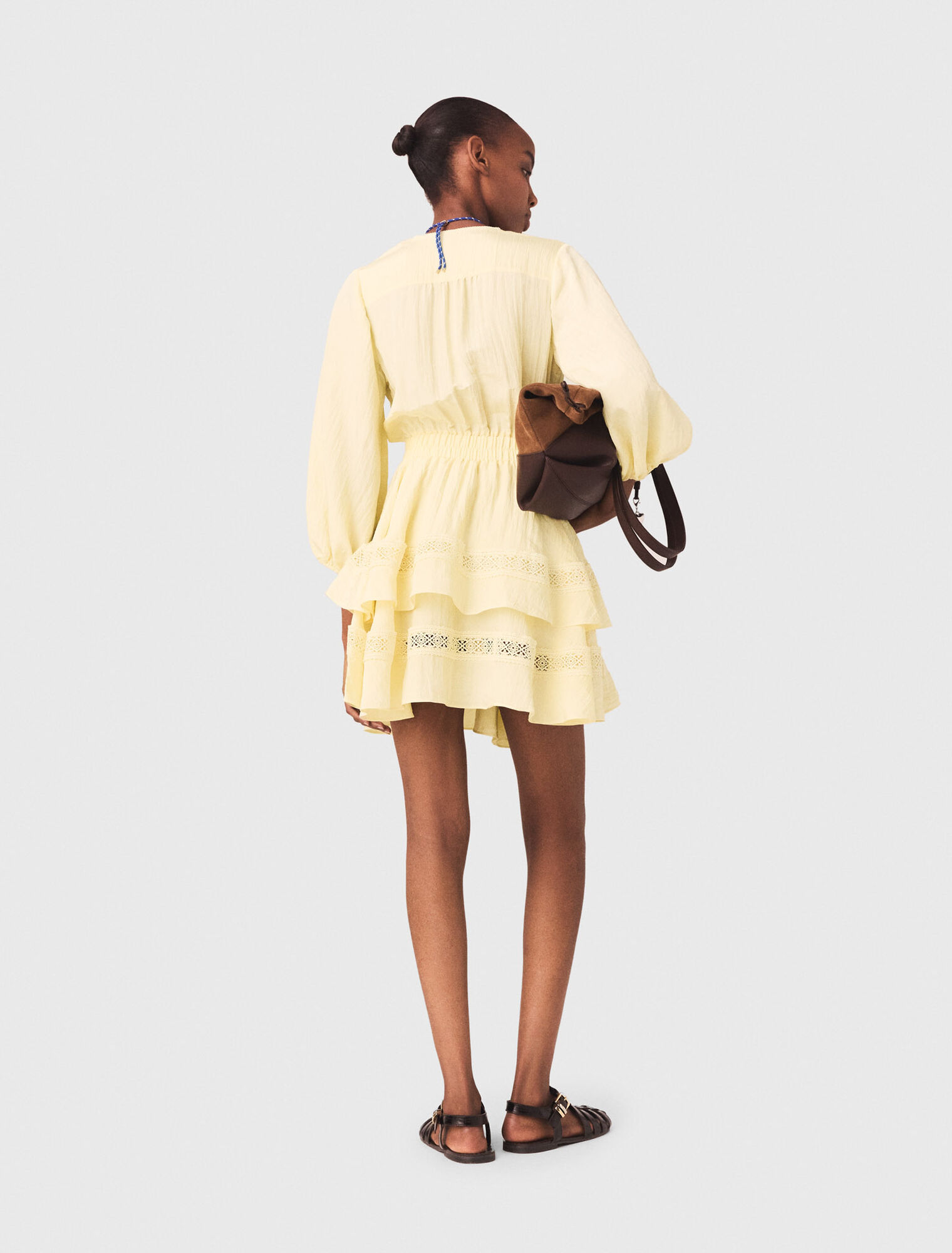 Robe courte &agrave; volants