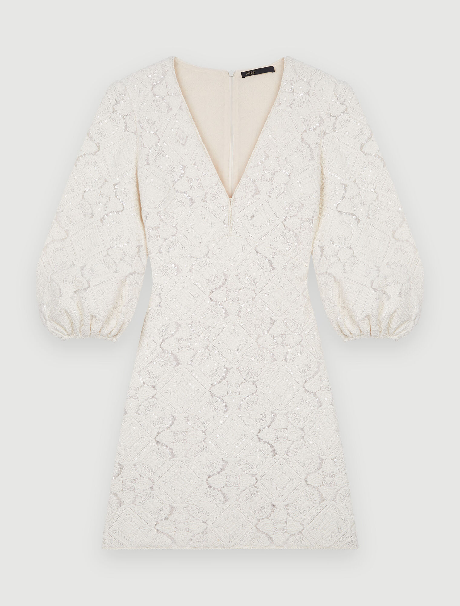 Robe en tulle brodé et sequins
