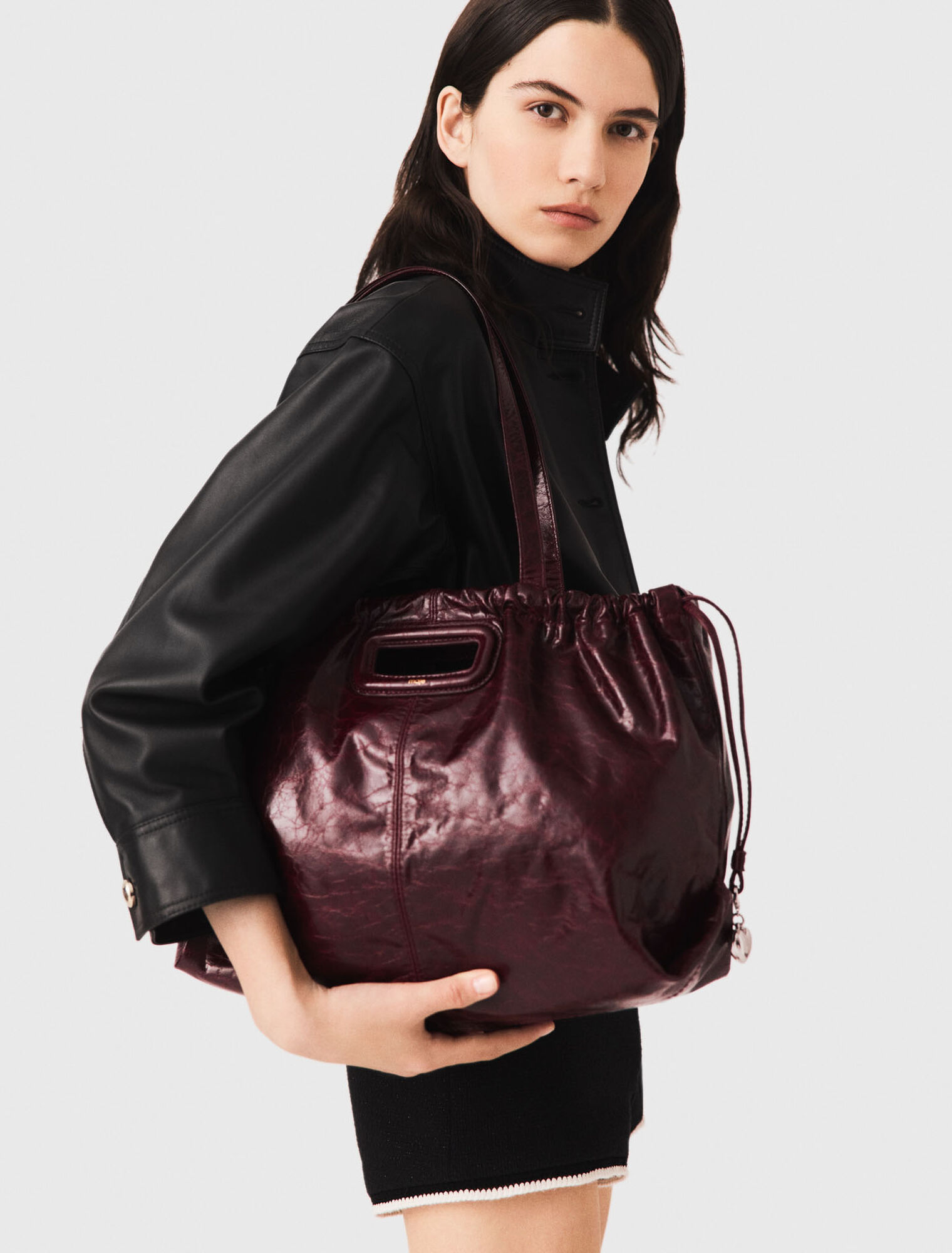 Sac M Tote en cuir craquel&eacute;