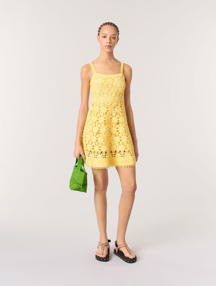 Robe courte à bretelles en crochet