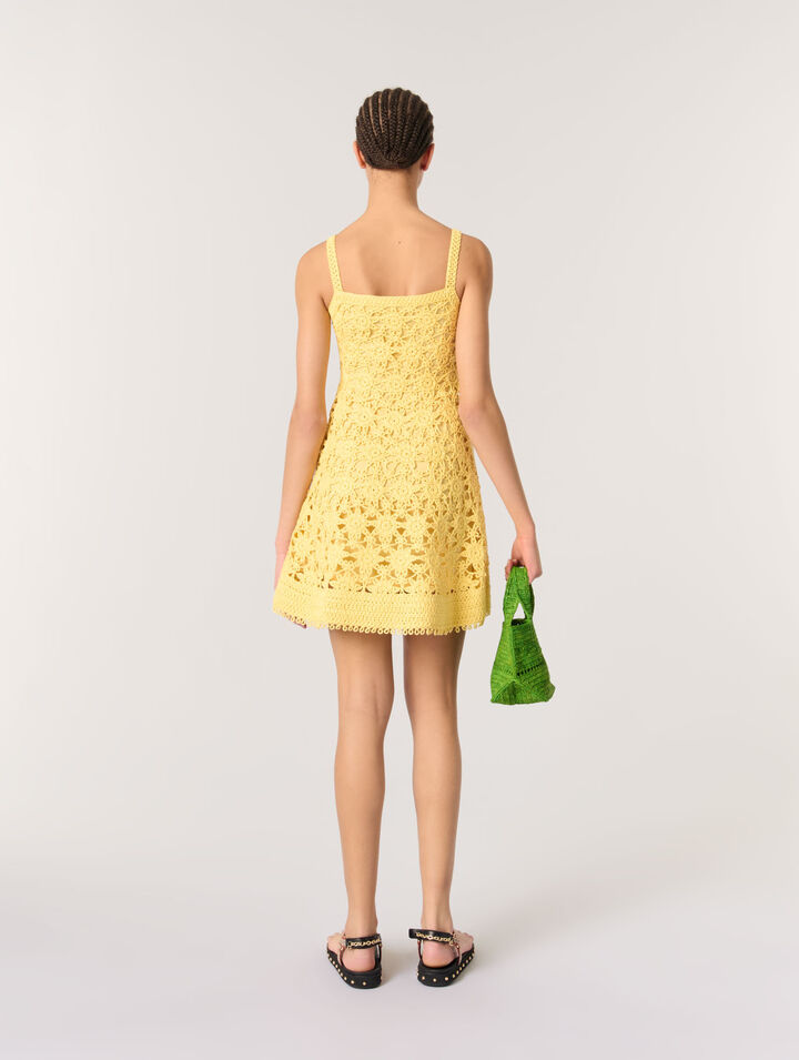 Robe courte à bretelles en crochet