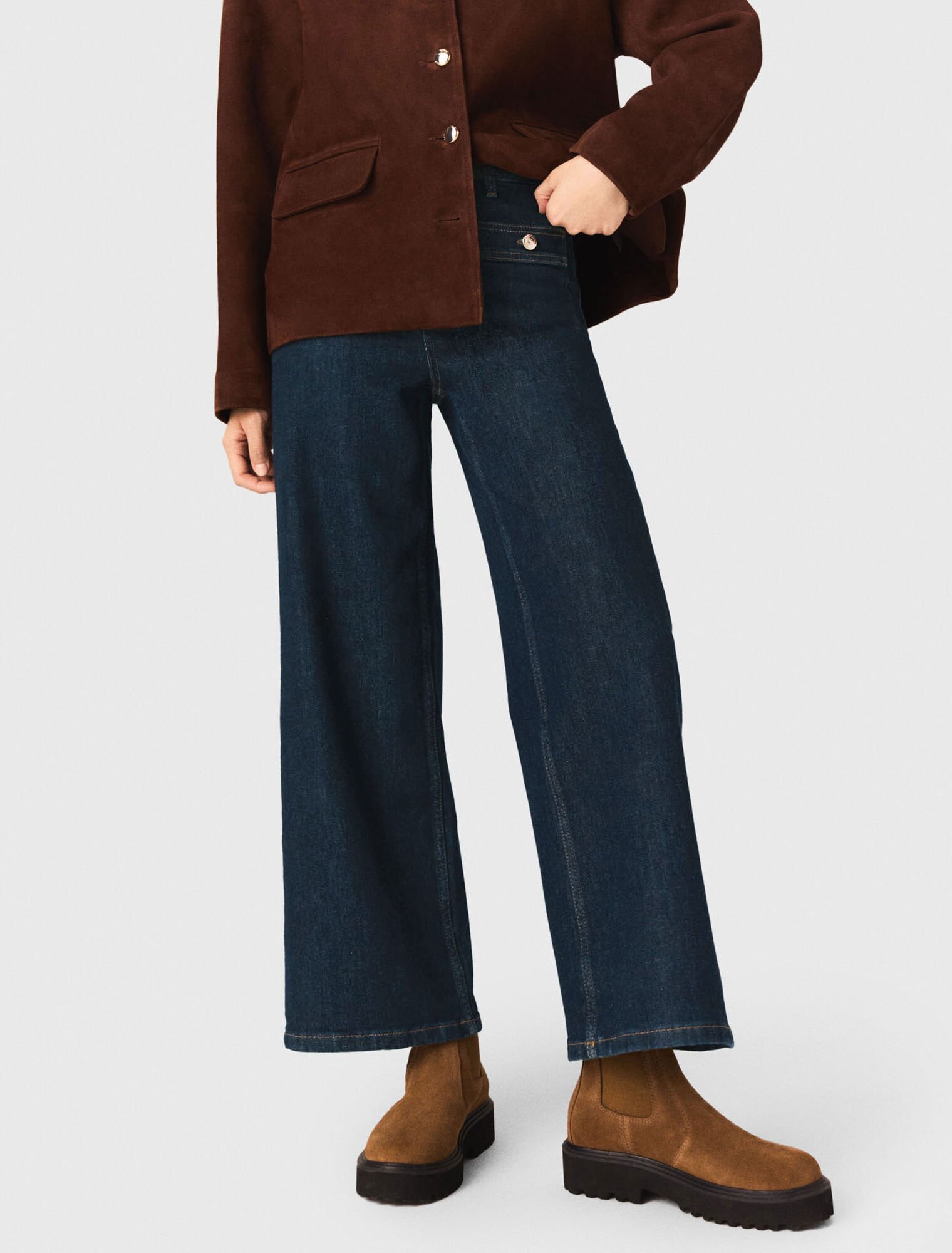 Wide jeans with patch pockets