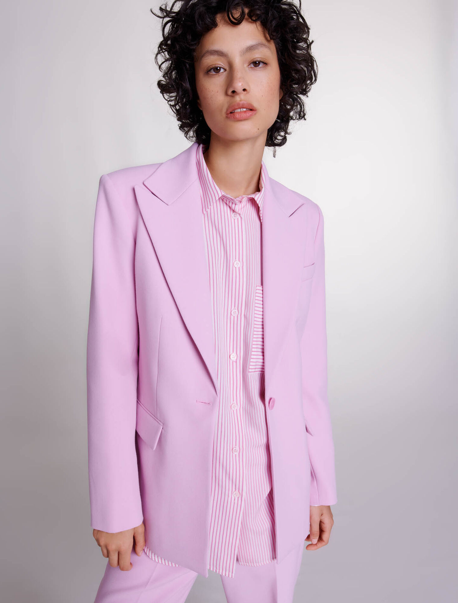 Fitted suit jacket