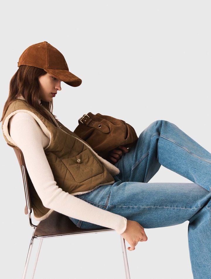 Short sleeveless puffer jacket