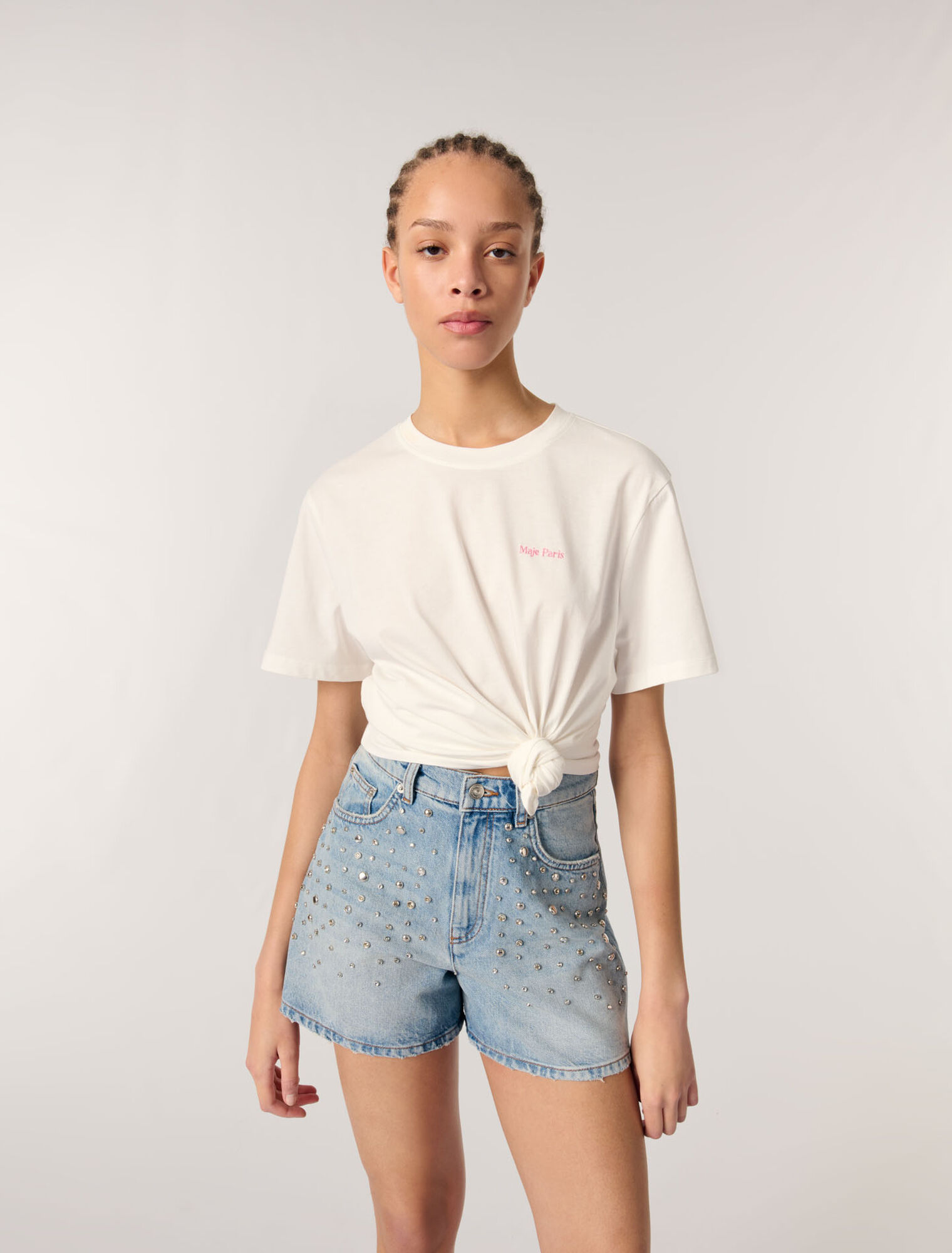 Short en denim à studs