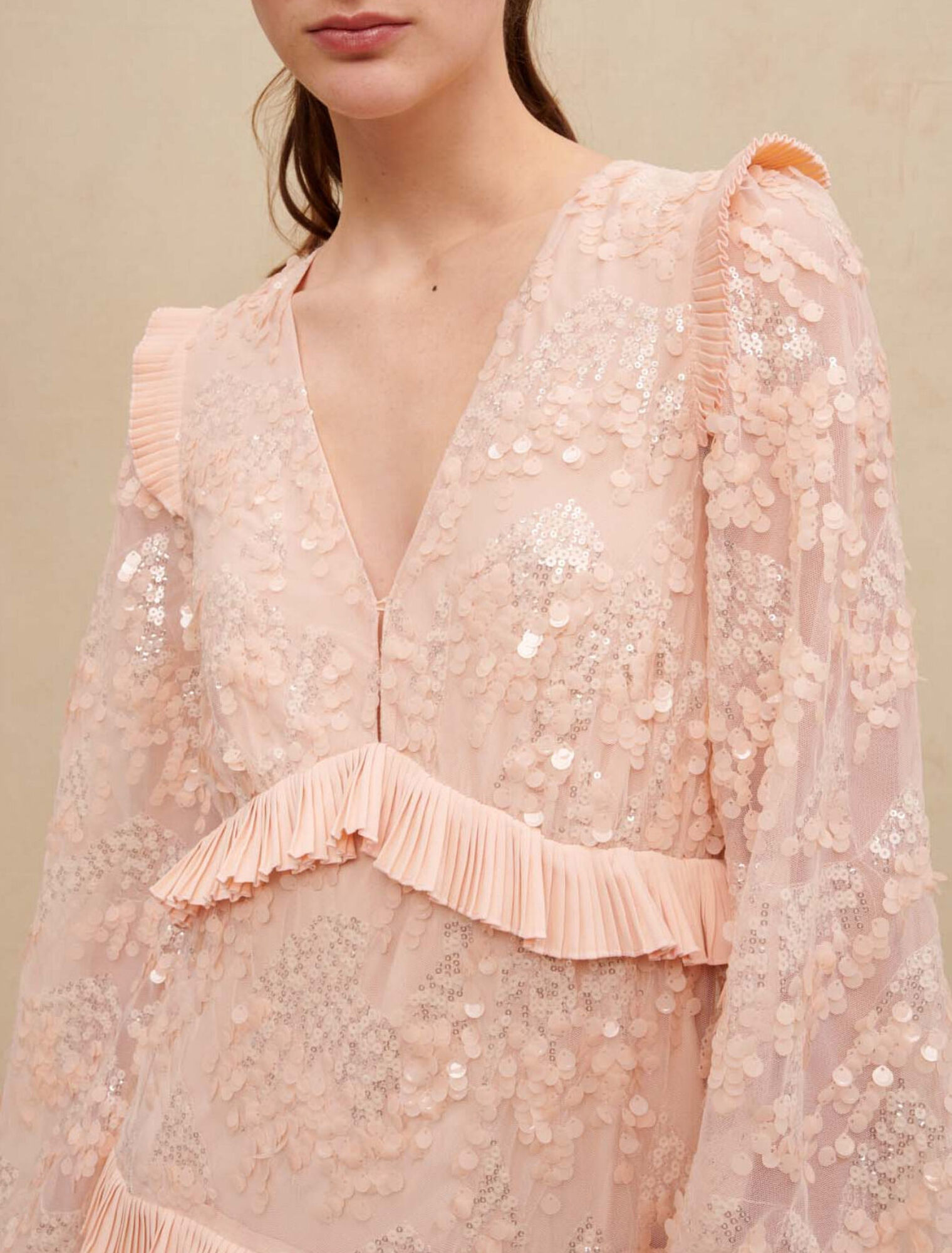 Robe longue à volants et paillettes