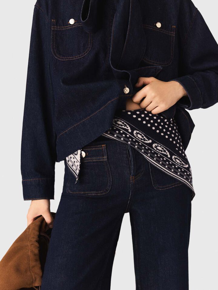 Reversible wool and cashmere scarf