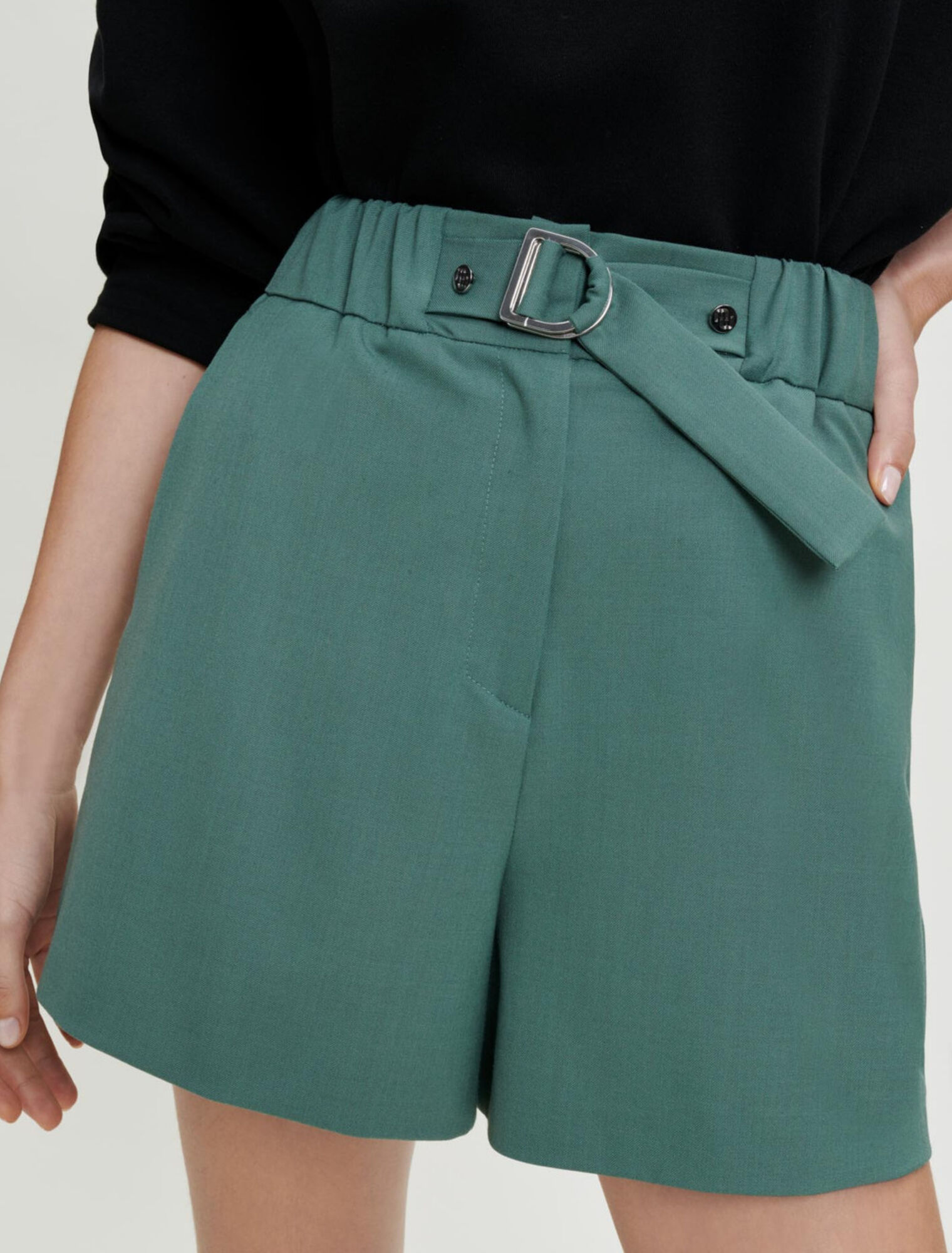Short tailleur élastiqué