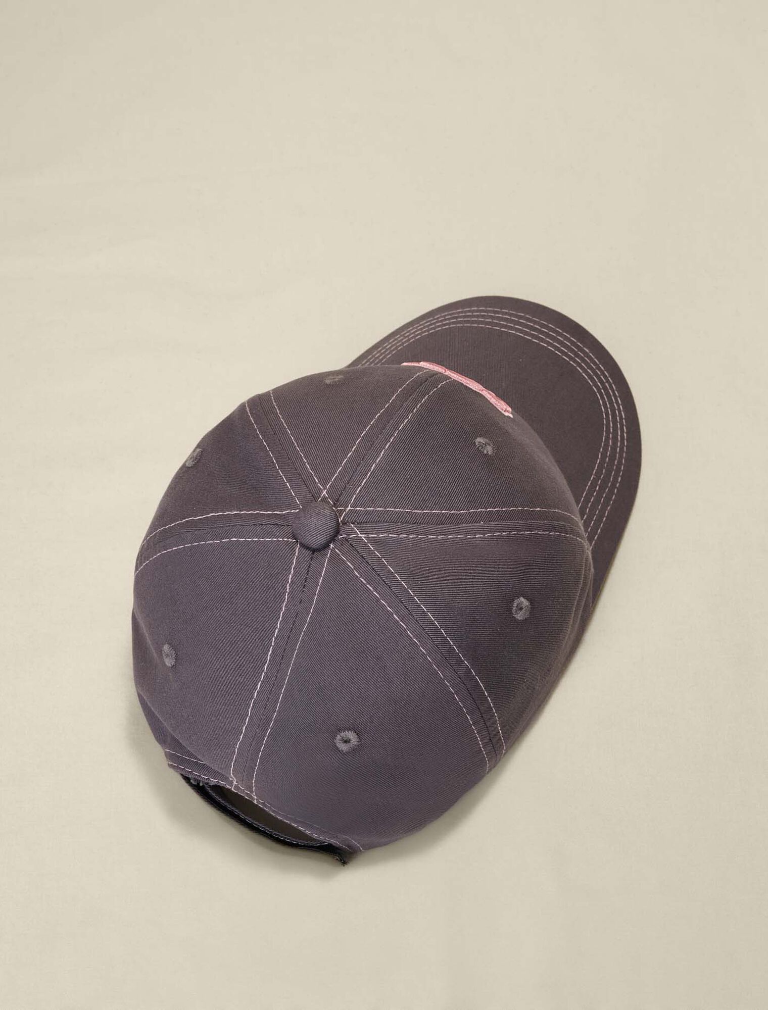 Cotton cap with Clover logo