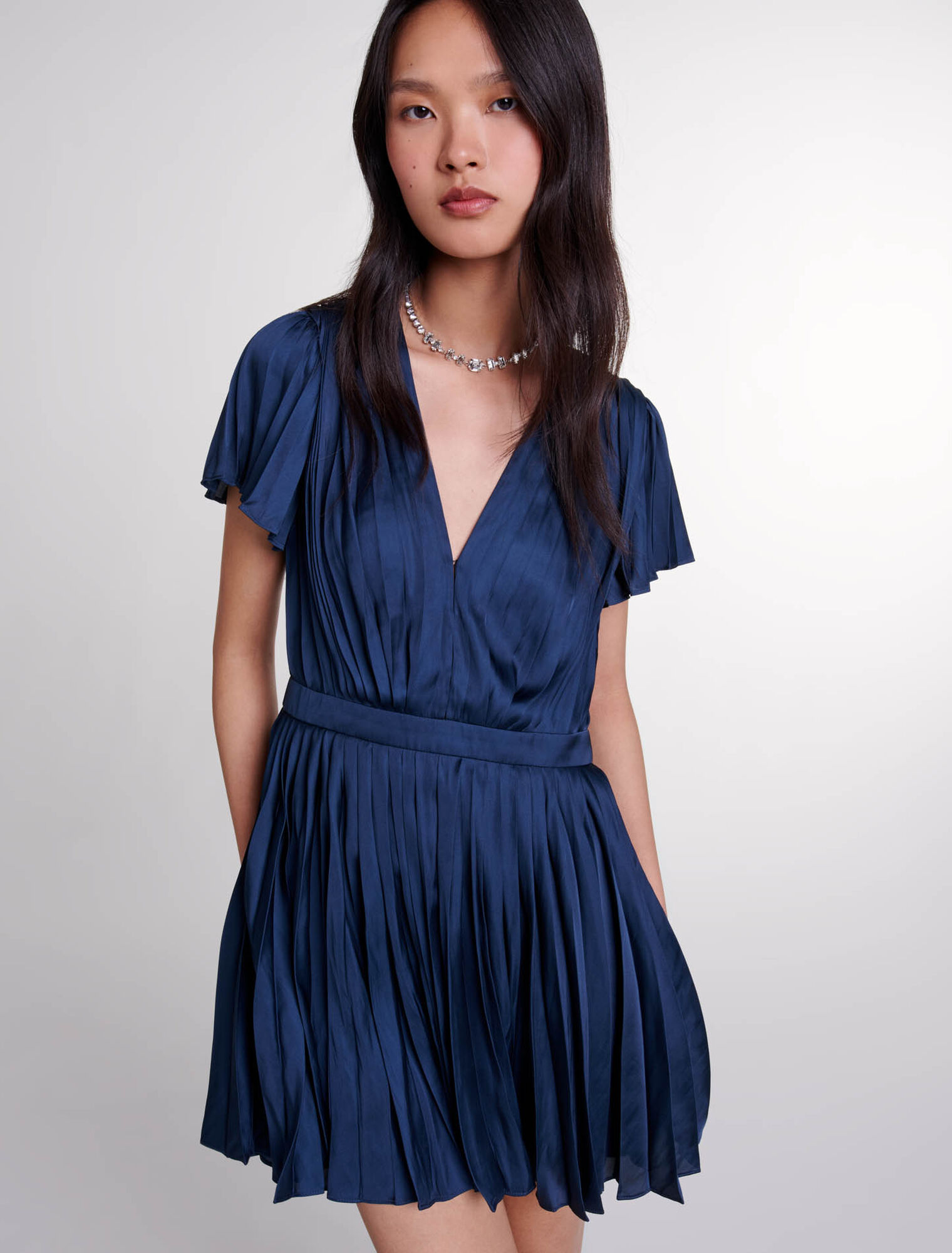 Robe courte plissée 