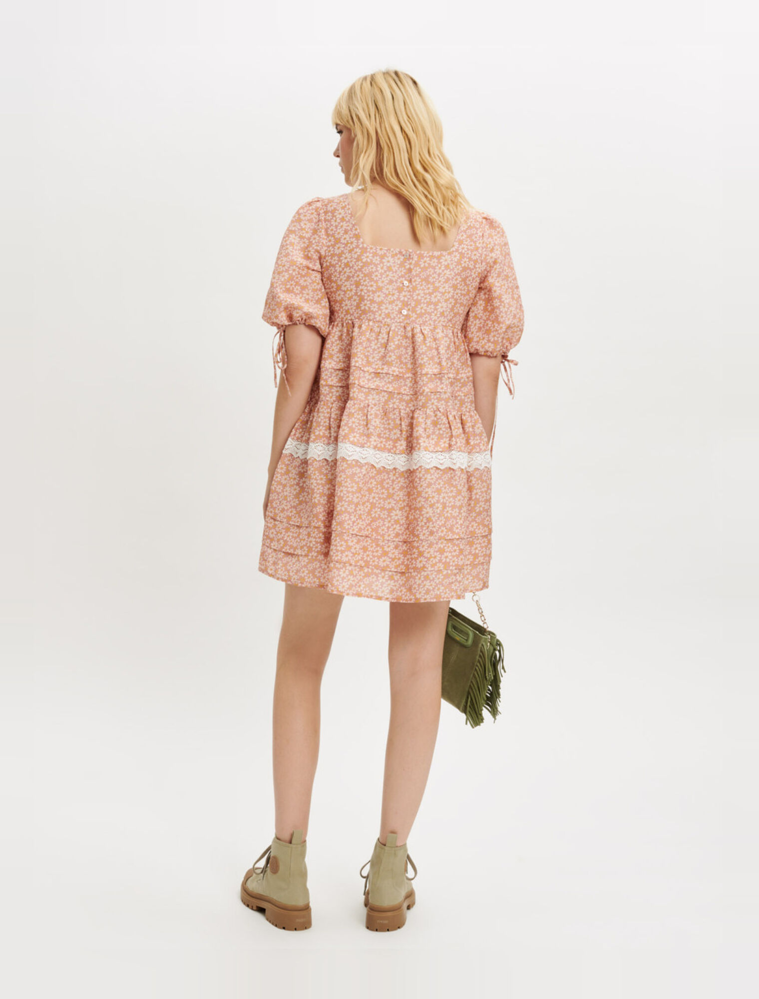 Robe imprimée à galons de dentelles