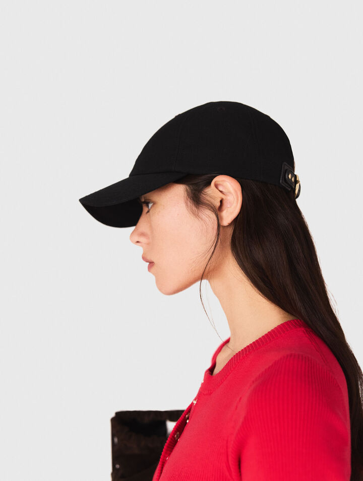 Cotton hat with gold-tone buckle