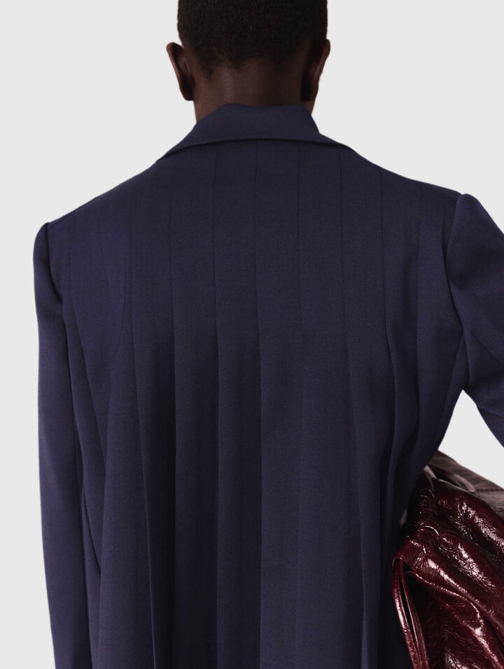 Suit jacket with pleated back