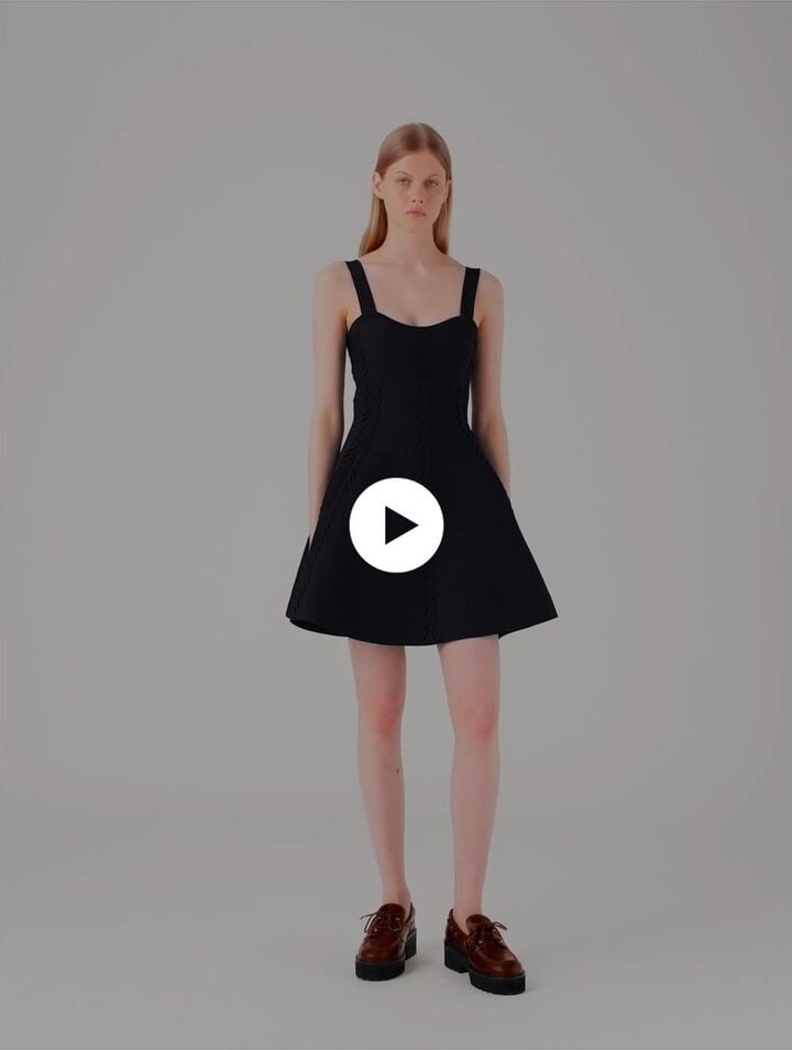 Robe babydoll courte en maille